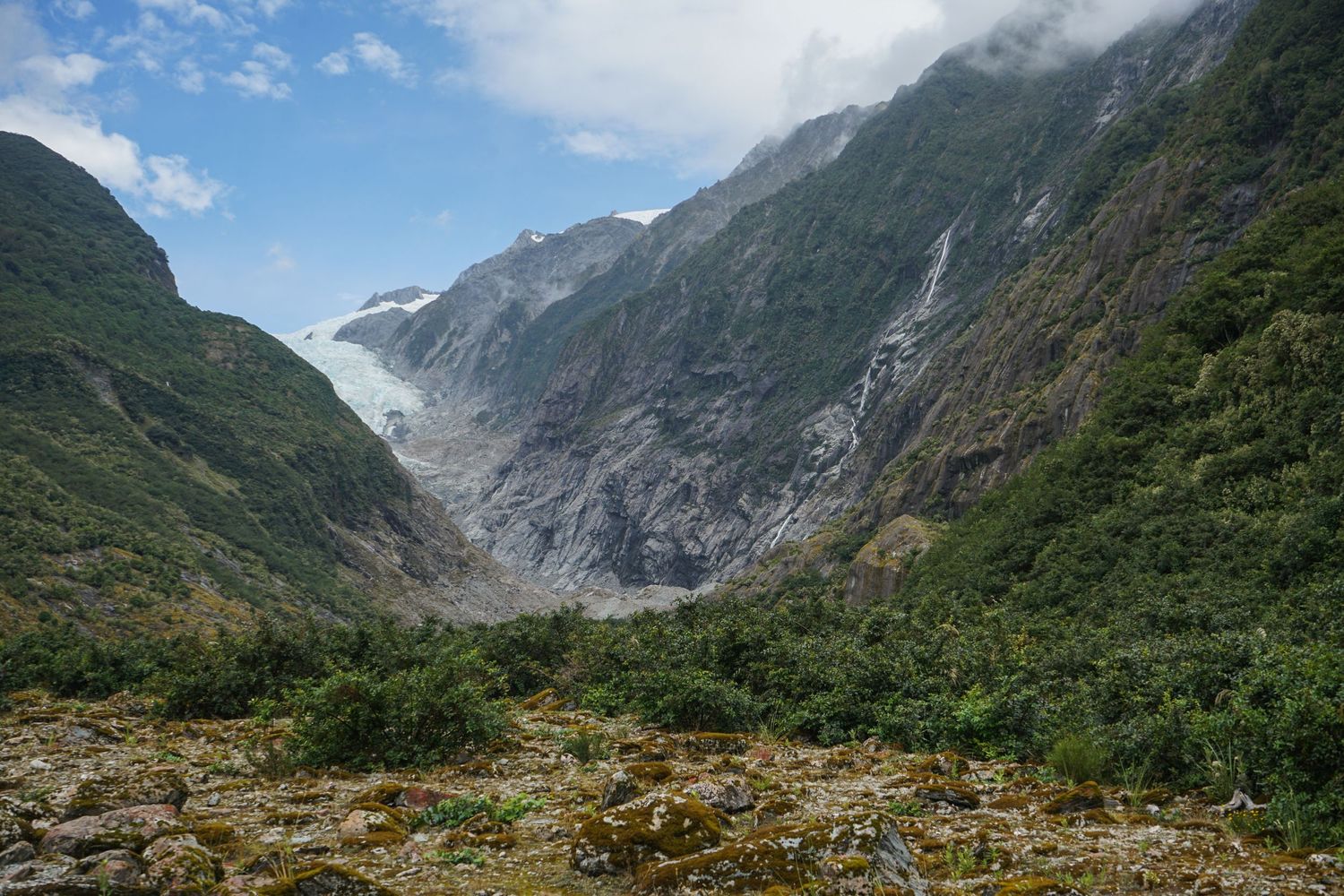 South island, New Zealand elopement destination. Beautiful fjord valley
