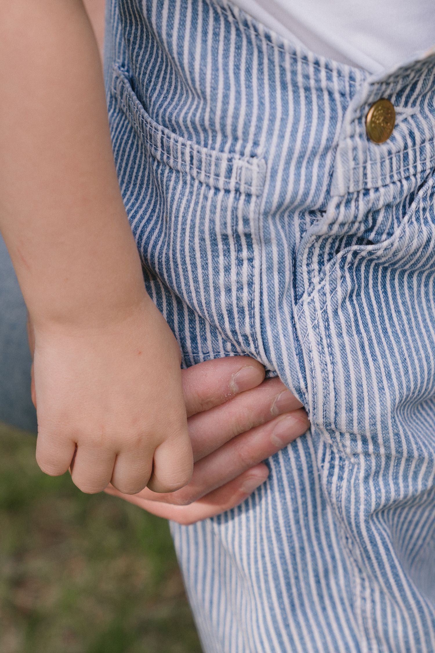 Lifestyle photography in Regina, Saskatchewan capturing natural moments with families throughout Saskatchewan.