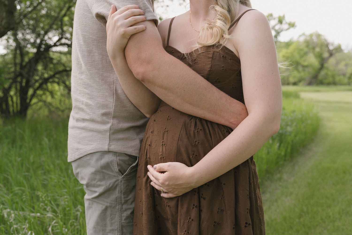 Lifestyle newborn and maternity photography in Regina, Saskatchewan capturing natural moments with families throughout Saskatchewan.
