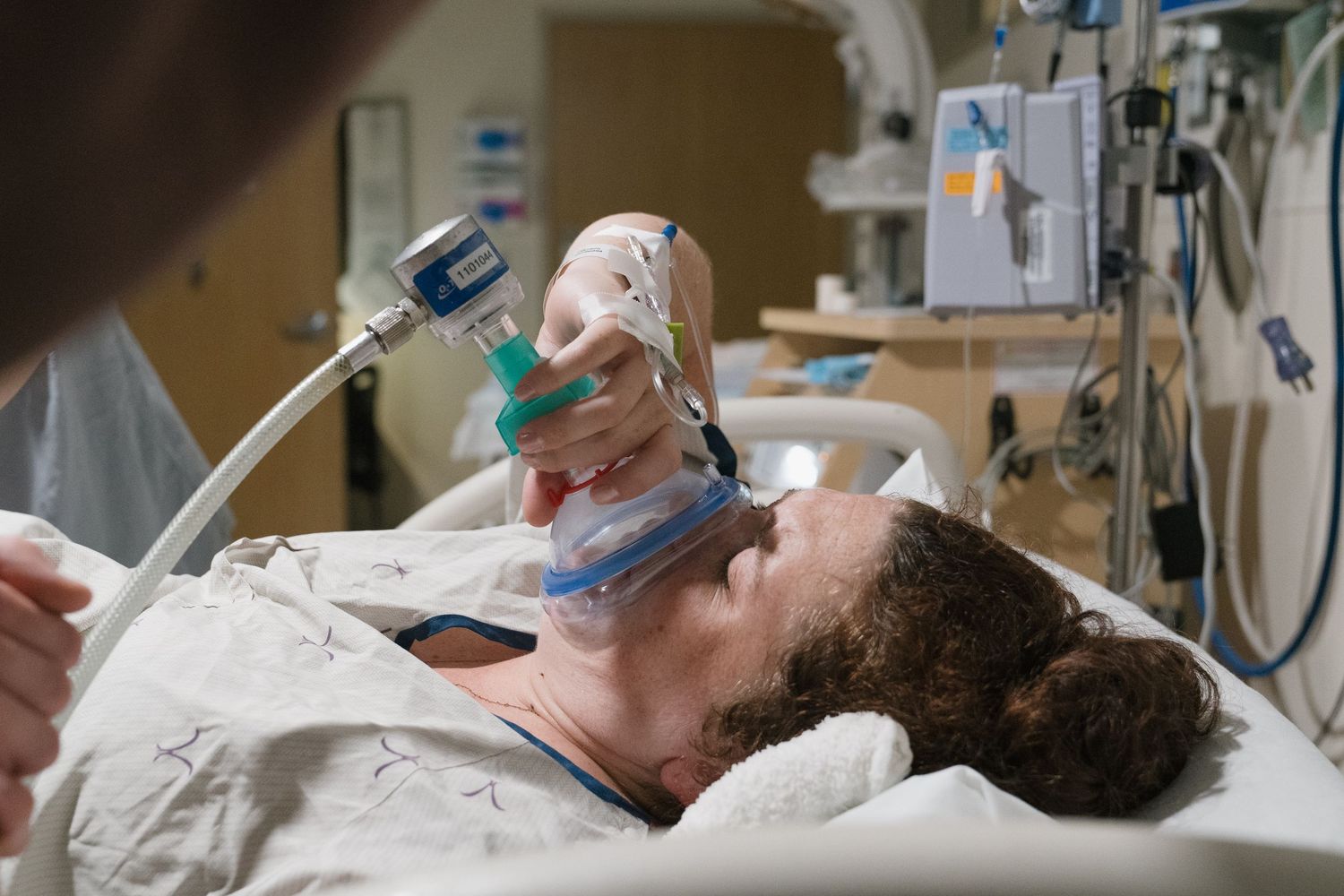 Birth photography in Regina, Saskatchewan documenting natural, hospital and home births across Saskatchewan and the Canadian Prairies.