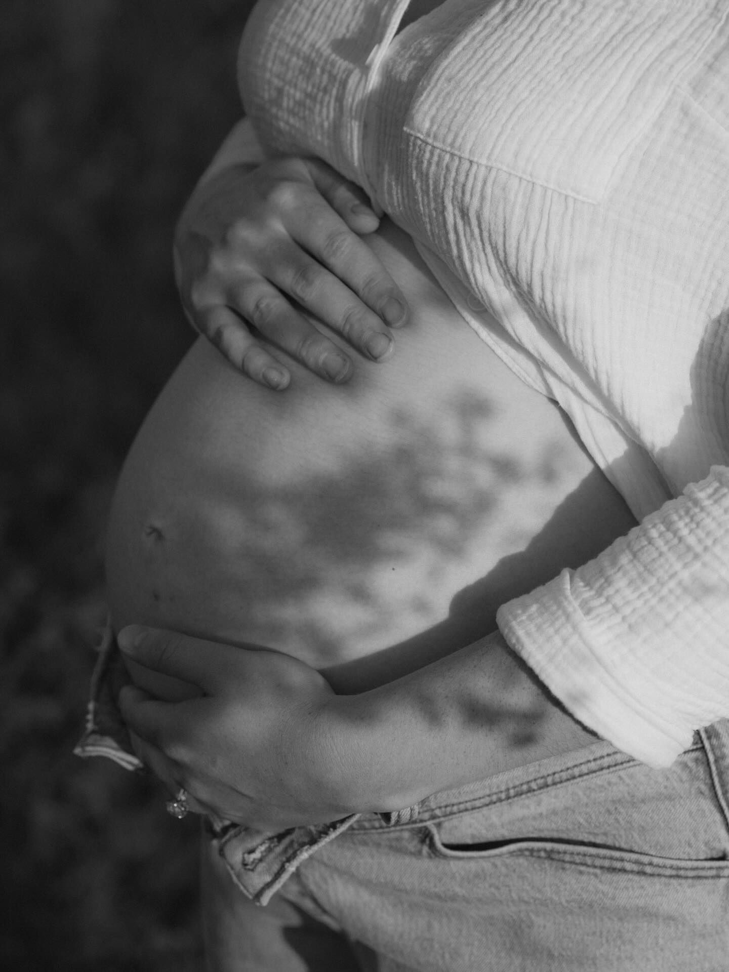 Lifestyle newborn and maternity photography in Regina, Saskatchewan capturing natural moments with families throughout Saskatchewan.