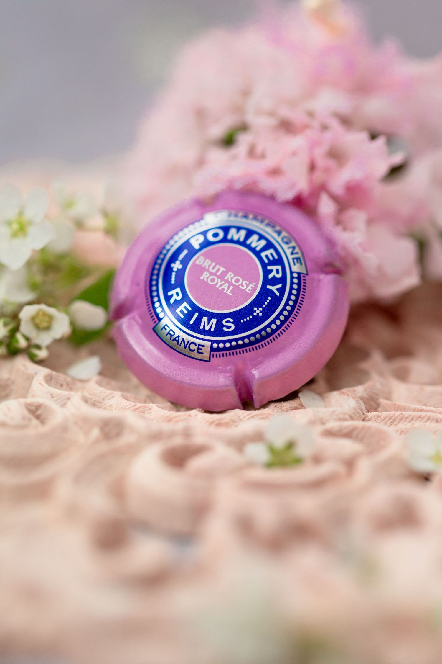 capsule-pink-shooting-détail-studio-lifestyle-pommery-flowers-photographe-france-provence