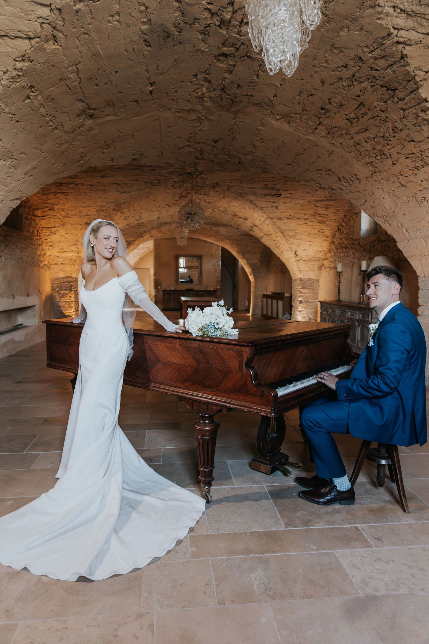 Stylish wedding portraits at Le Petit Roulet France