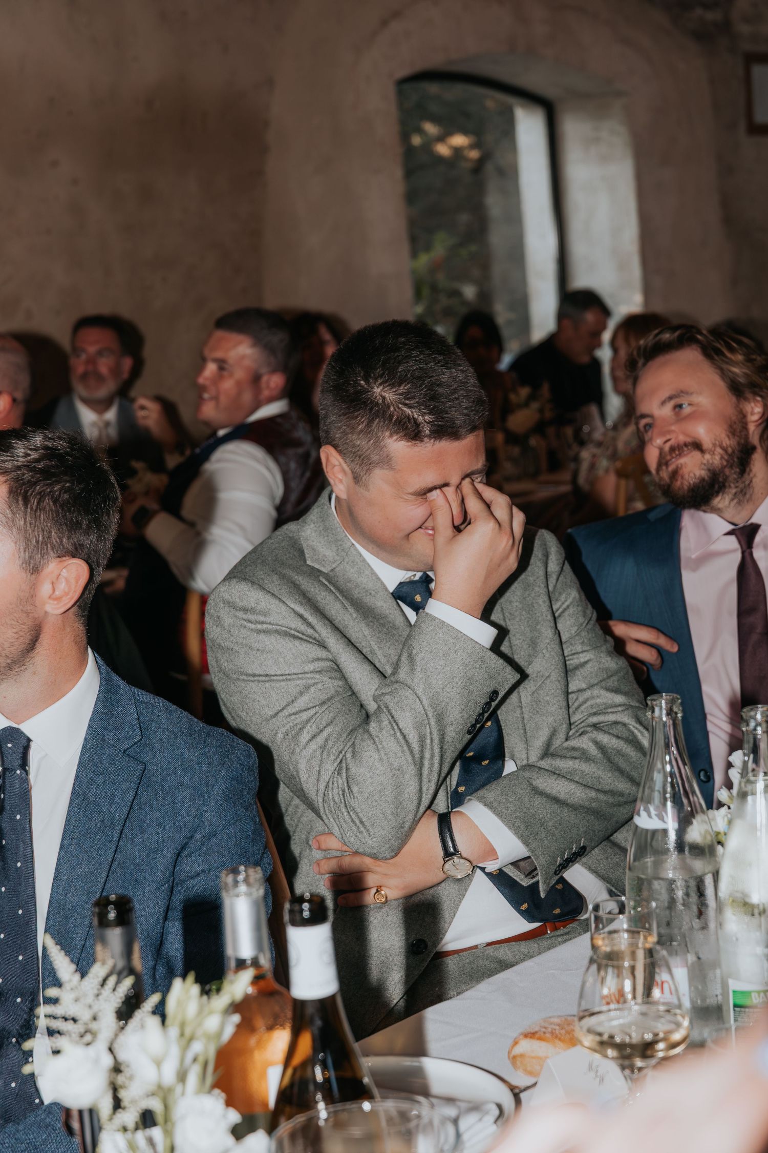 candid guests reaction at Le Petit Roulet