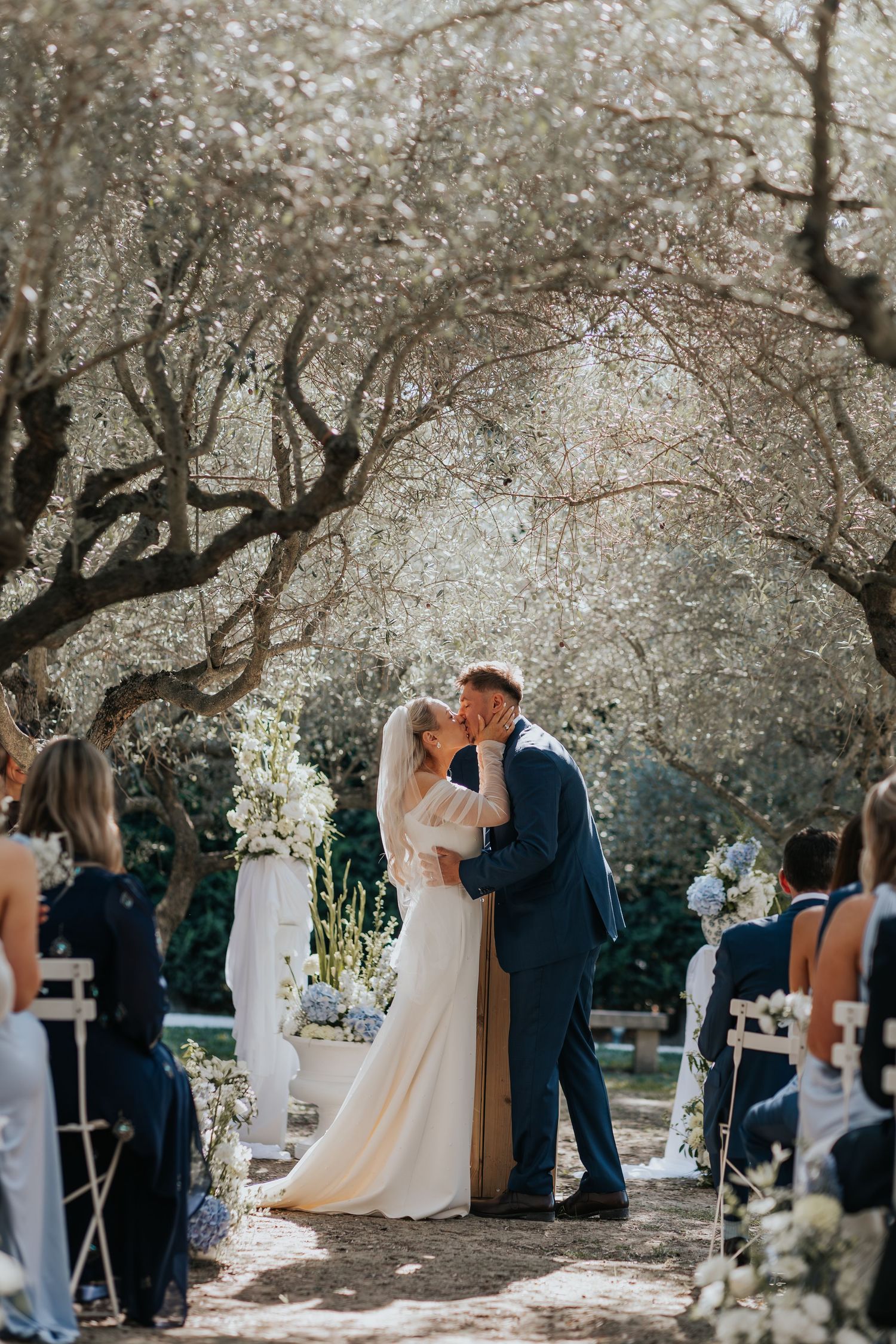 first kiss at Le Petit Roulet wedding venue in Provence