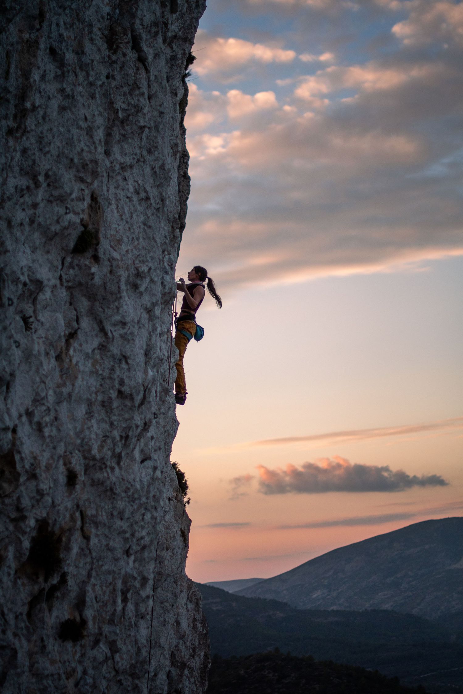 Aixorta Climbing | Rock climbing photography in Spain by Karolina Pośpiech. Fotografia wspinaczkowa i outdoor w naturalnym świetle.