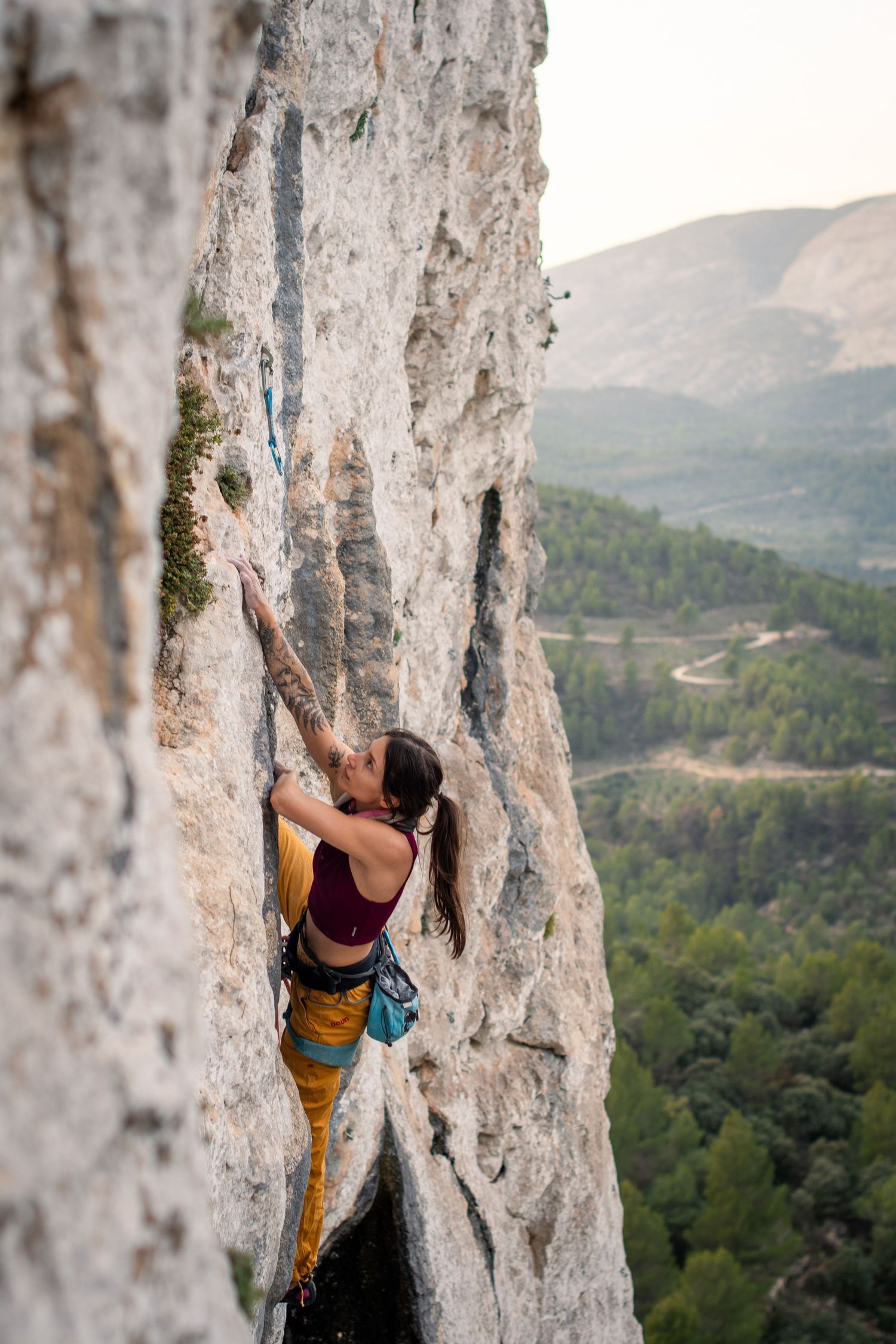 Aixorta Climbing | Rock climbing photography in Spain by Karolina Pośpiech. Fotografia wspinaczkowa i outdoor w naturalnym świetle.