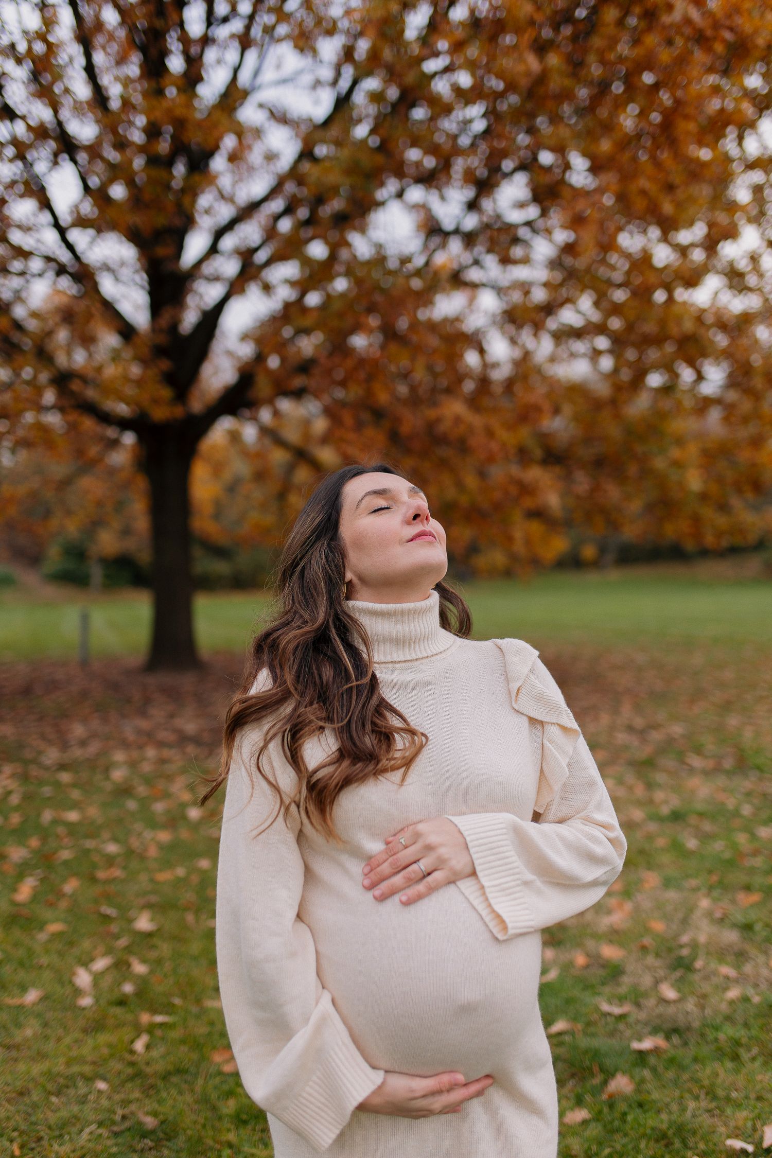 Portrait Paris Pregnancy - Aesthetic Paris - Paulie Delic Portrait