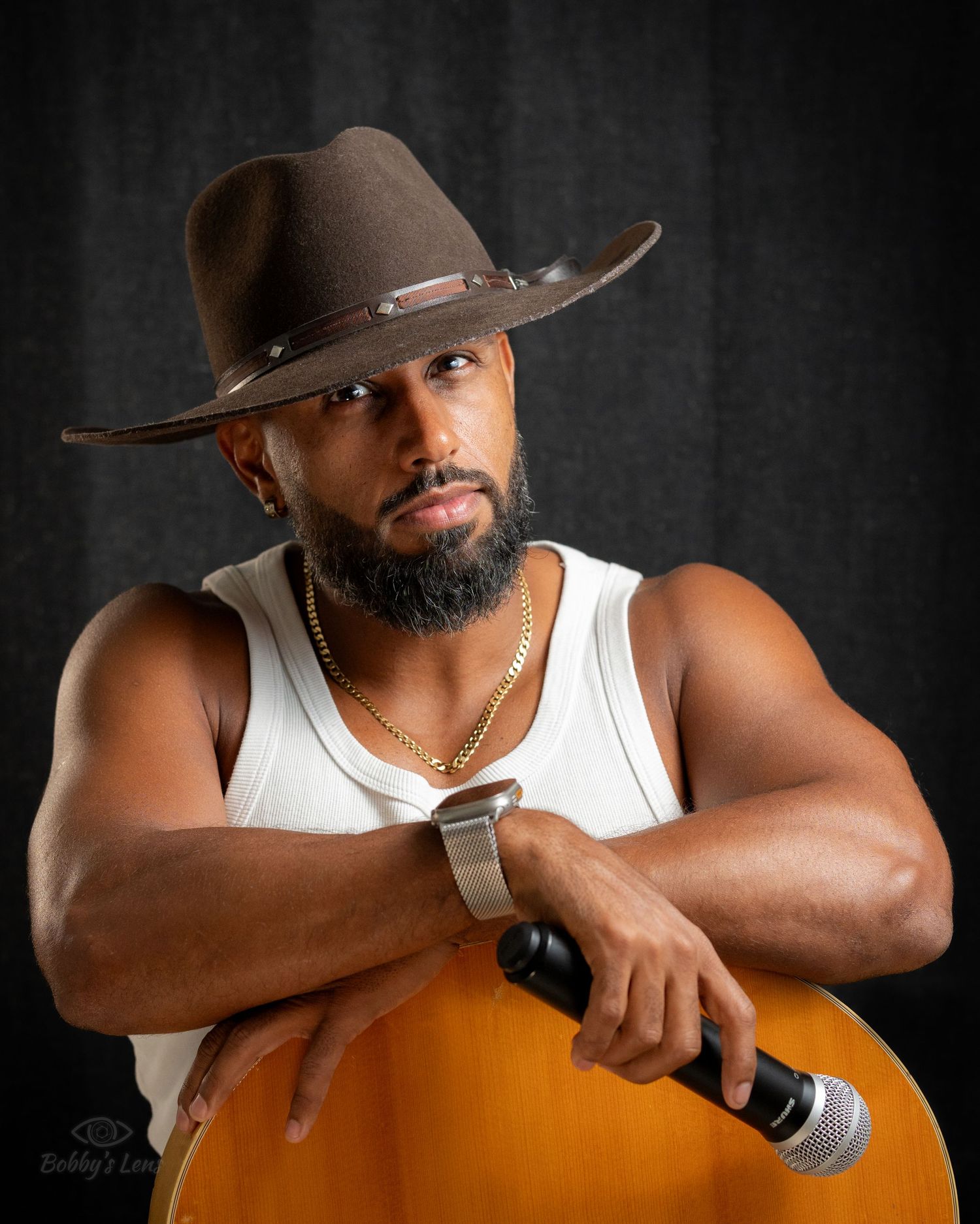singer portrait in home studio in Pompano Beach Florida