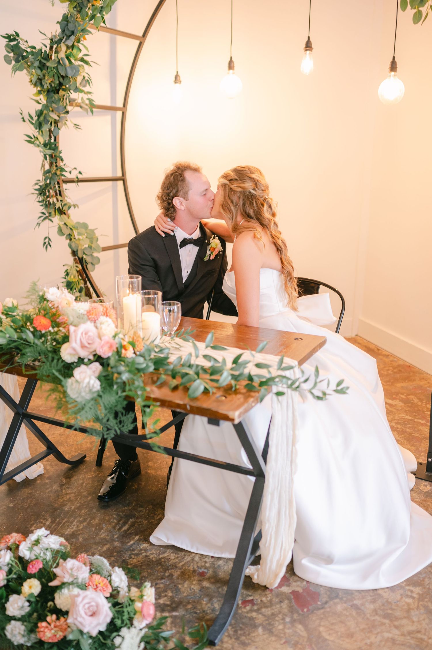 indoor wedding in Culpeper VA by Kaleigh Olinger Photography
