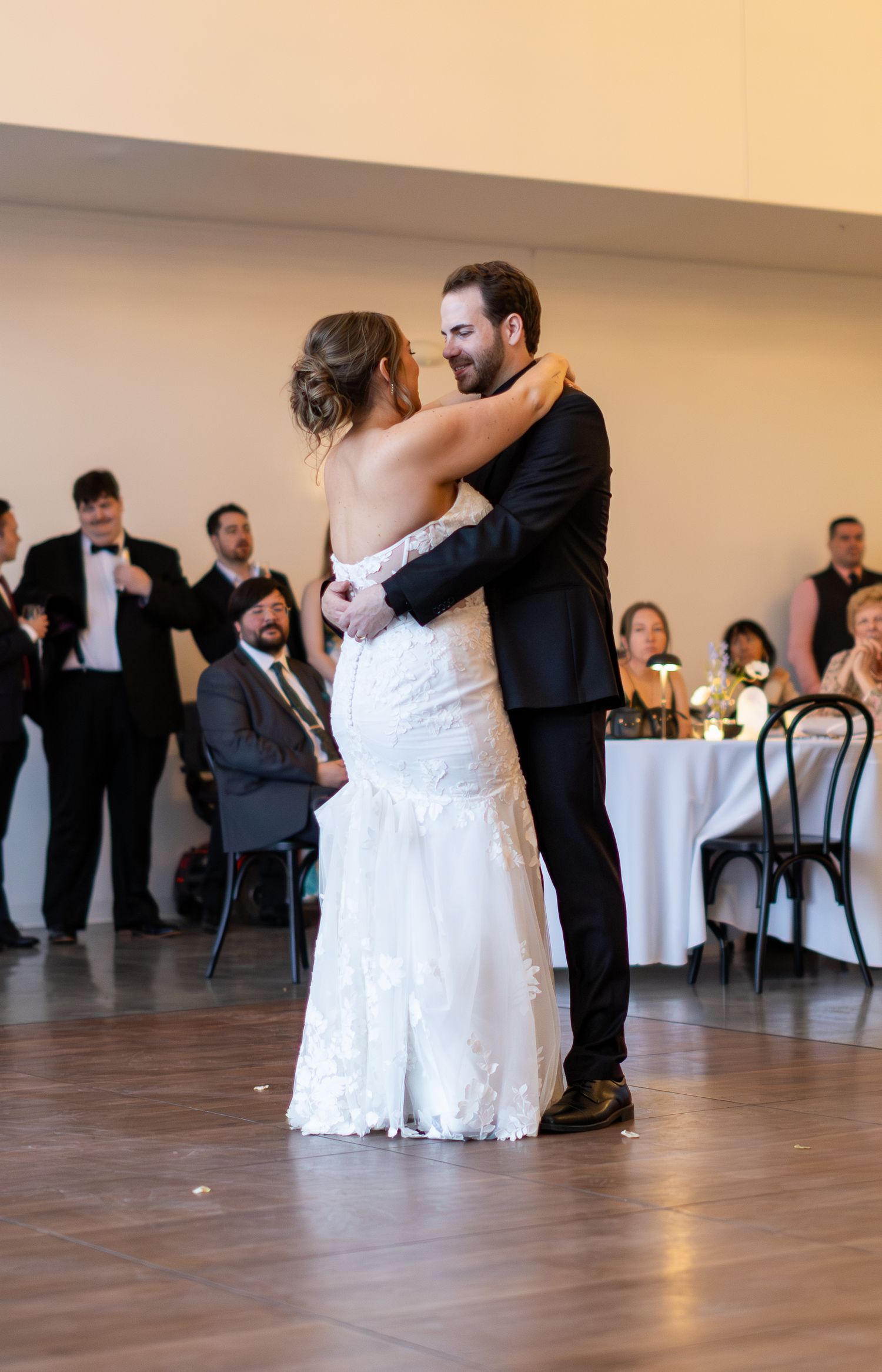 First dance, bride and groom first dance