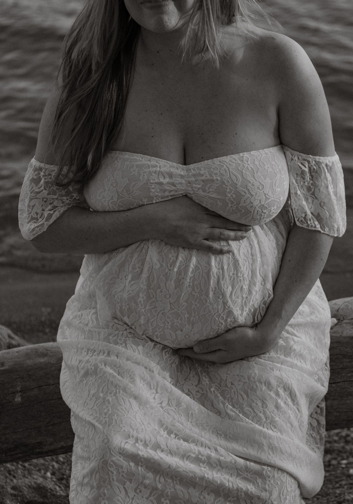 pregnancy maternity shoot. Arizona photoshoot with lake and sunset. white crown and white dress