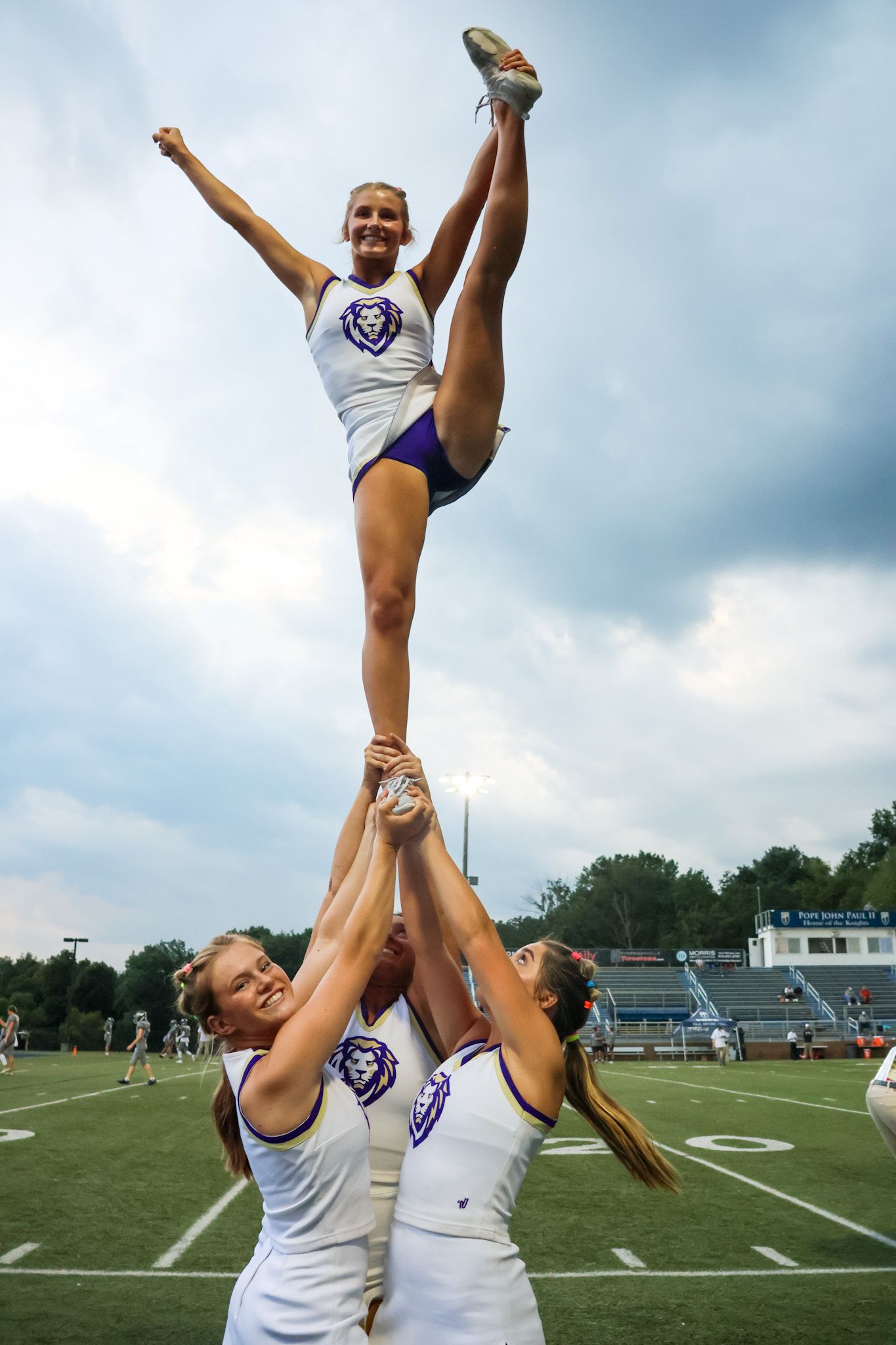 Lipscomb Cheerleaders