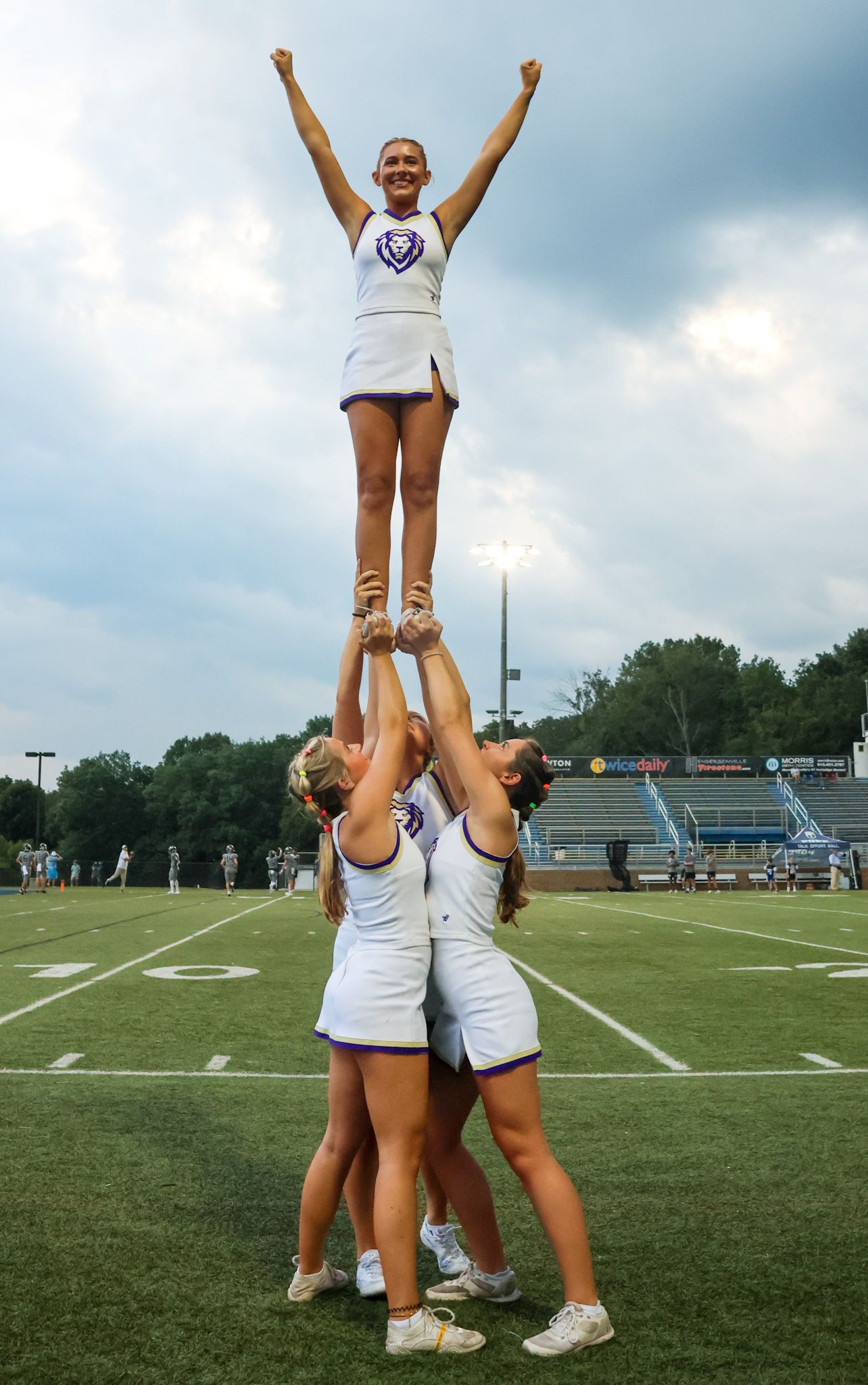 Lipscomb Cheerleaders