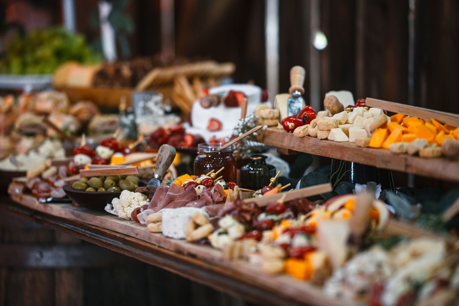 Dinner at Barn wedding