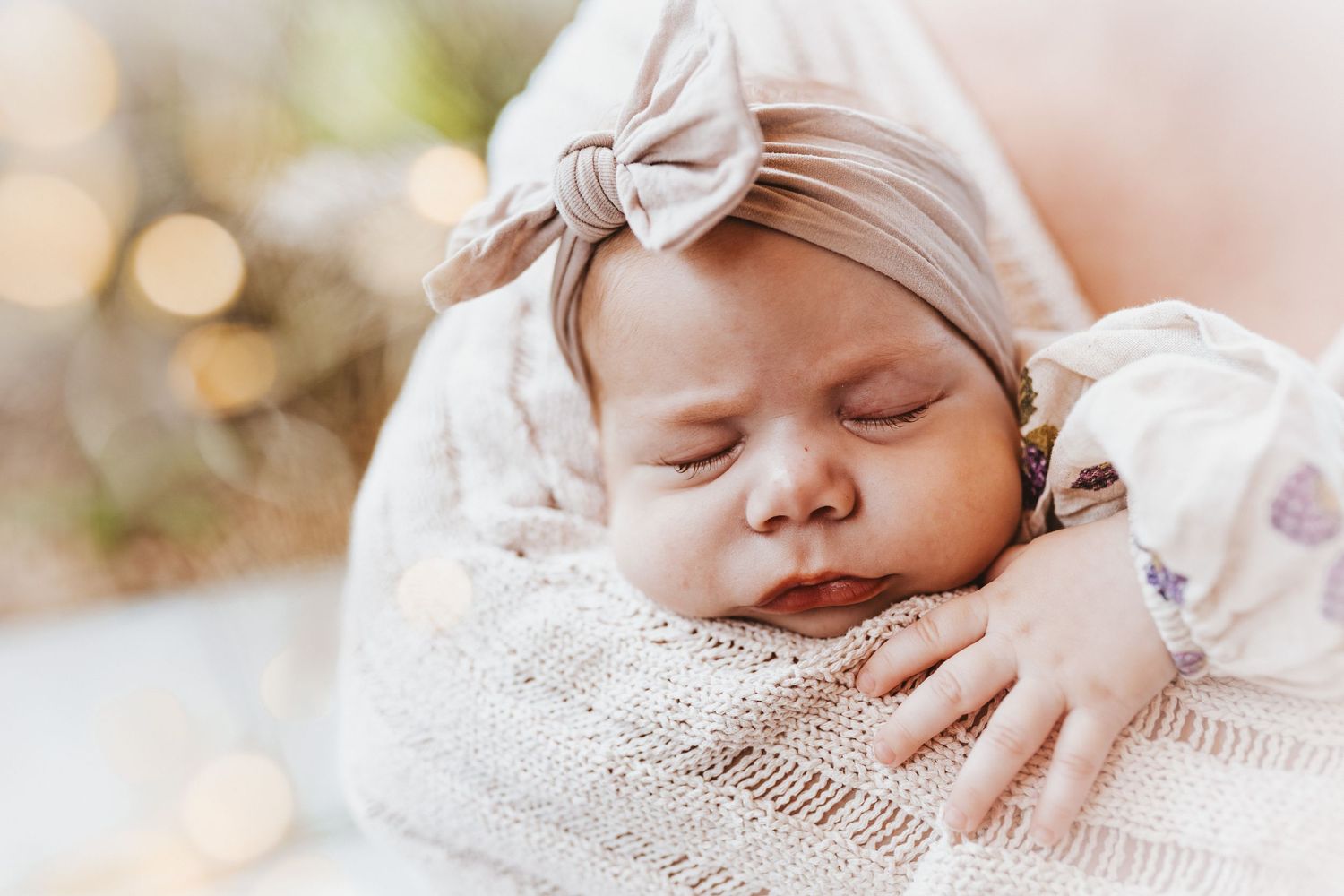 Zürich baby photography capturing natural and timeless moments. Zeitlose und natürliche Babyfotografie in Zürich.