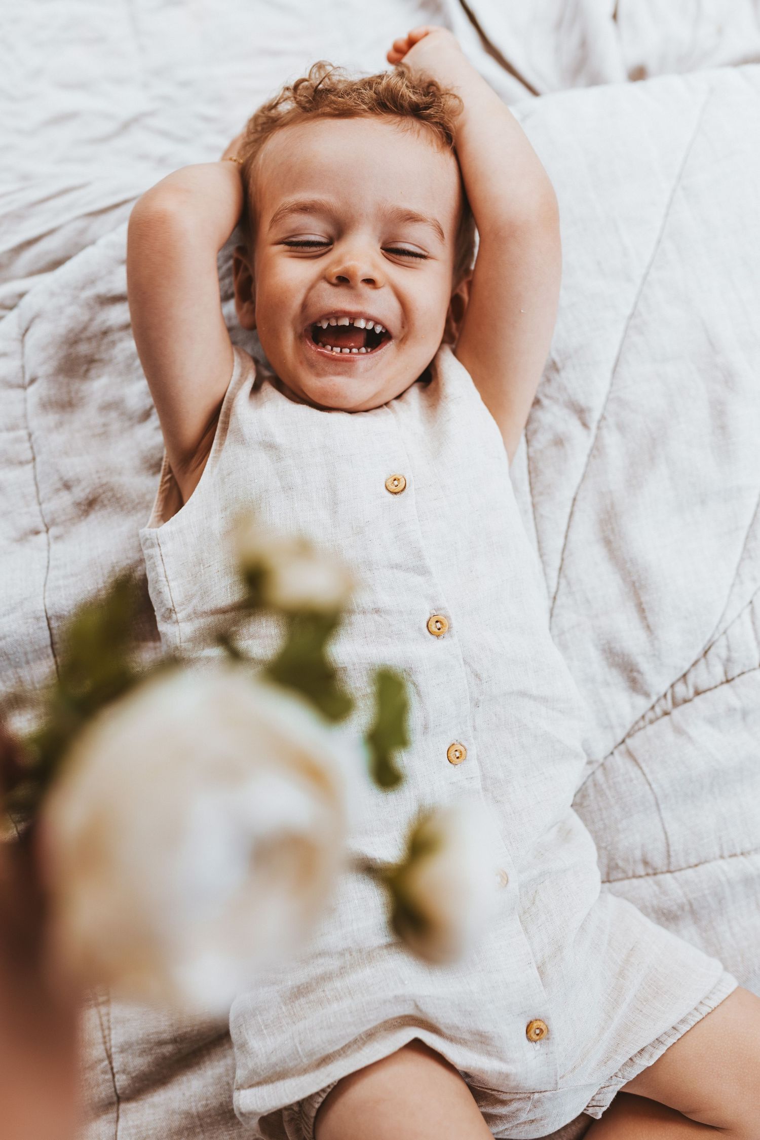 Zürich baby photography capturing natural and timeless moments. Zeitlose und natürliche Babyfotografie in Zürich.