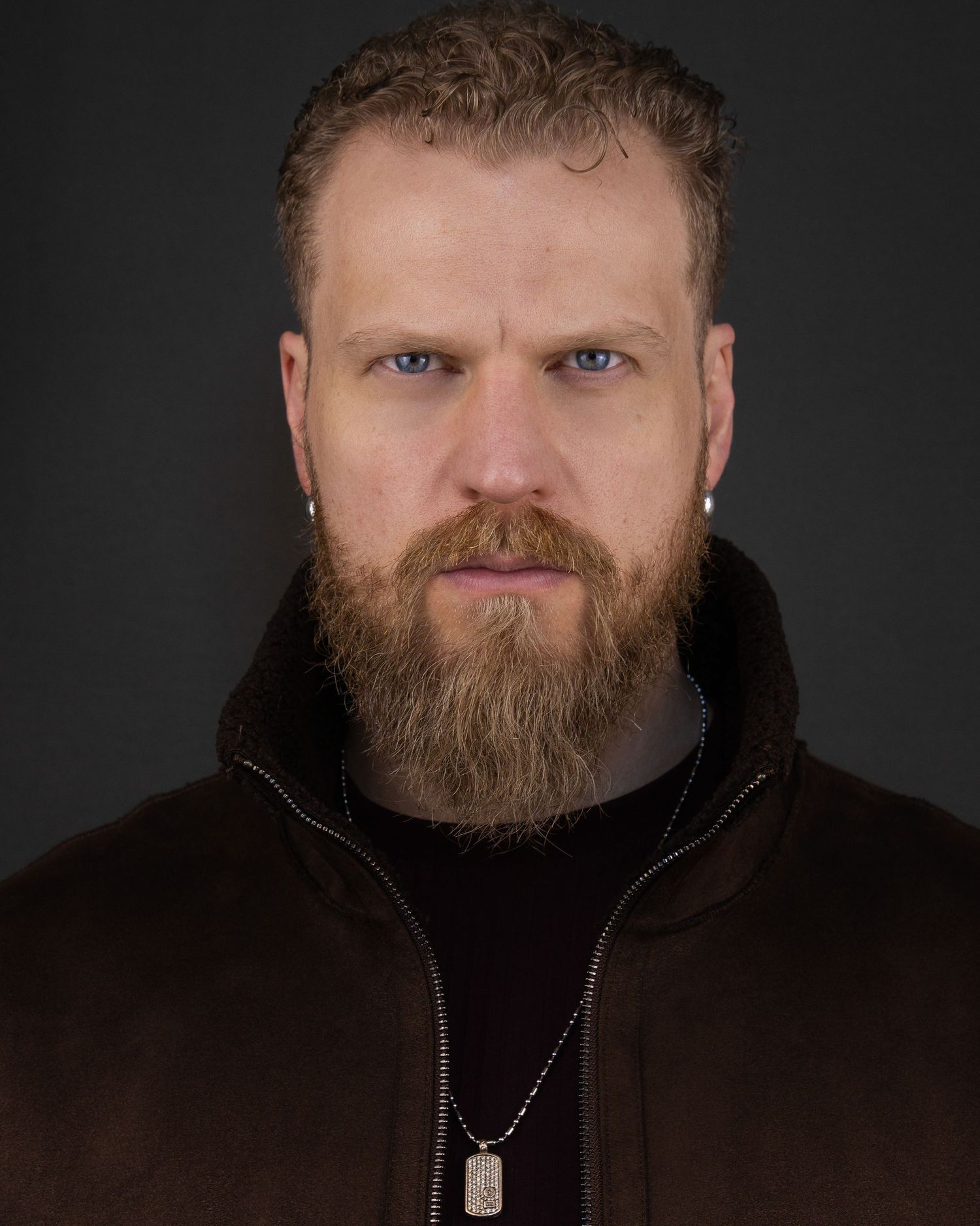 Professional headshot portraits Atlanta vinings sandy springs photoshoot cobb county buckhead smyrna marietta photographer actor corporate