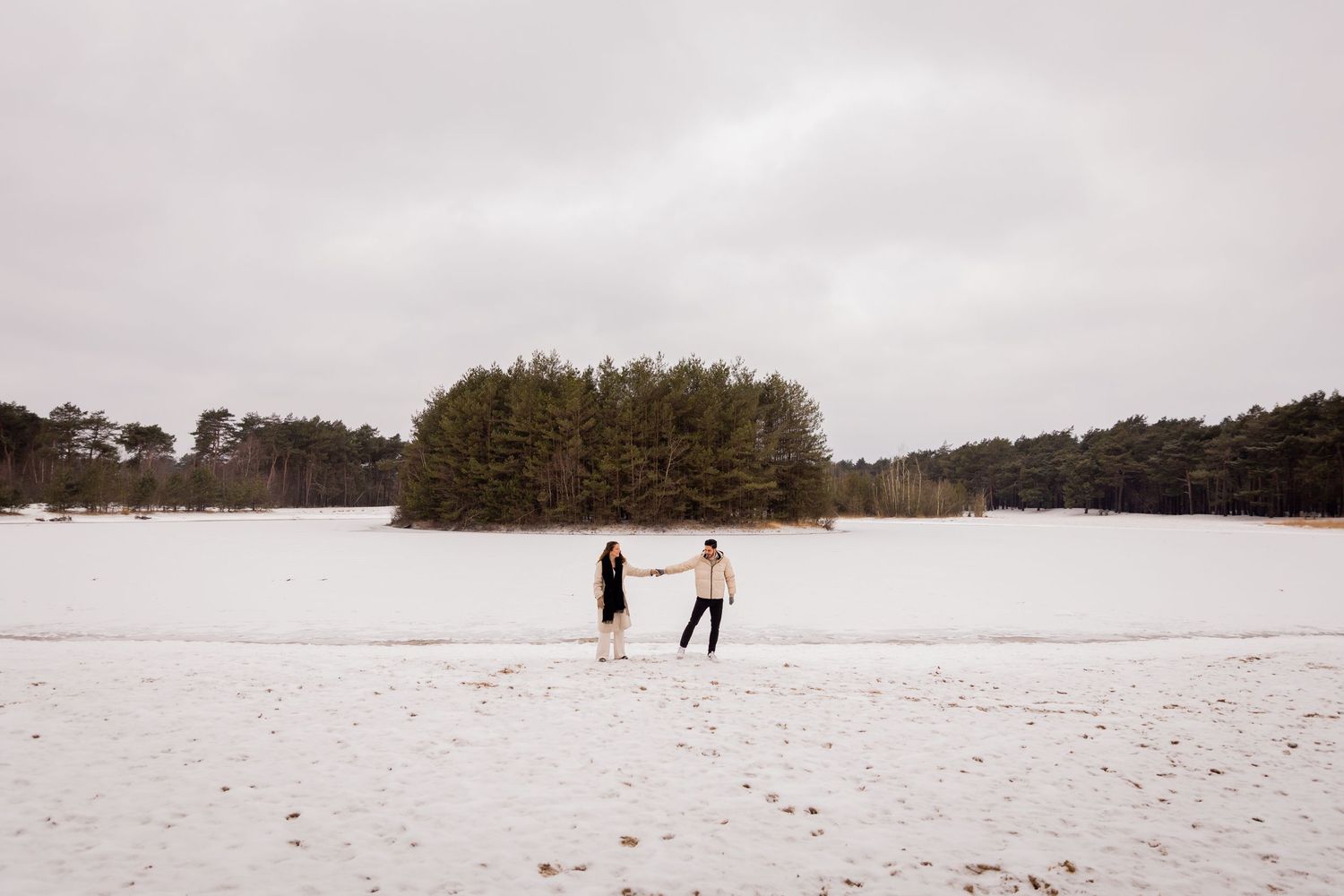 Photos by Jill - pre-weddingshoot in de sneeuw