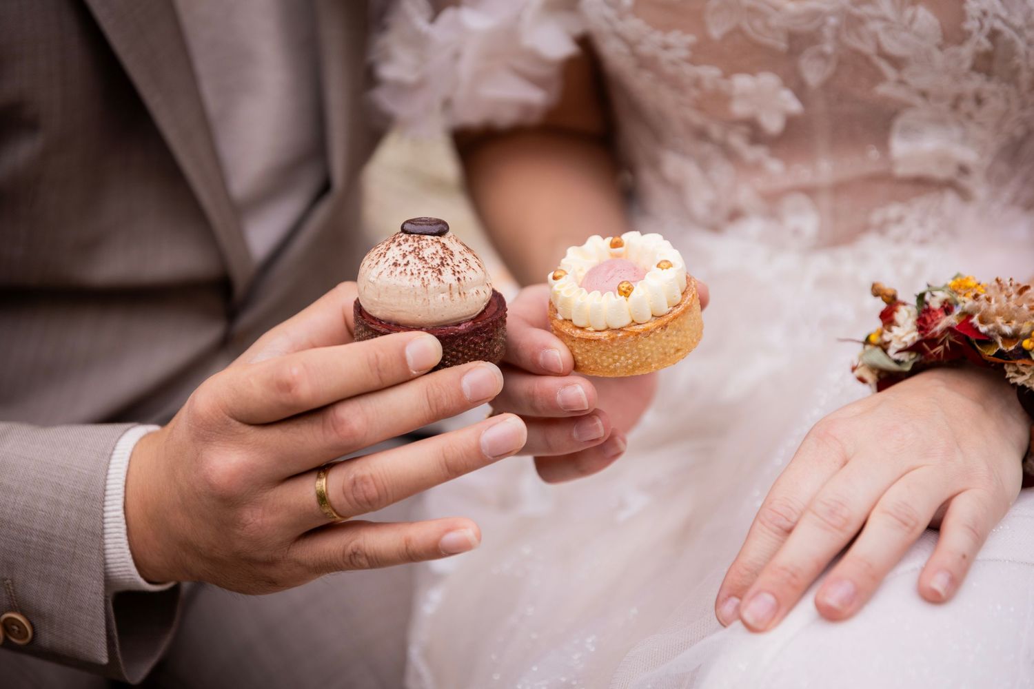 Photos by Jill - trouwfotograaf - Heerlijke tartelettes voor op jullie bruiloft: Bureau Gateau