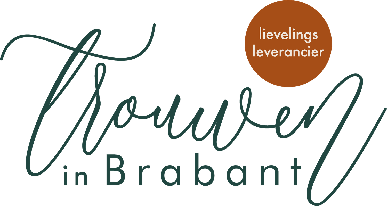 Elegant green cursive logo for 'Trouwen in Brabant' with brown circular accent element.