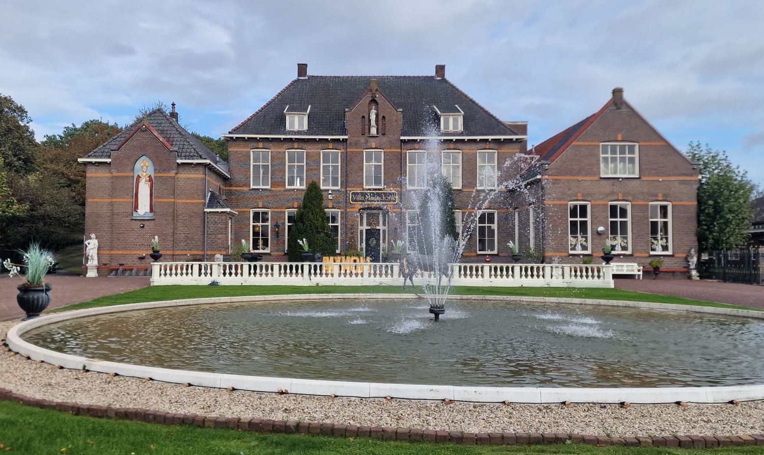 Photos by Jill - Trouwen in Brabant - Trouwbeurs Villa Maasdonk