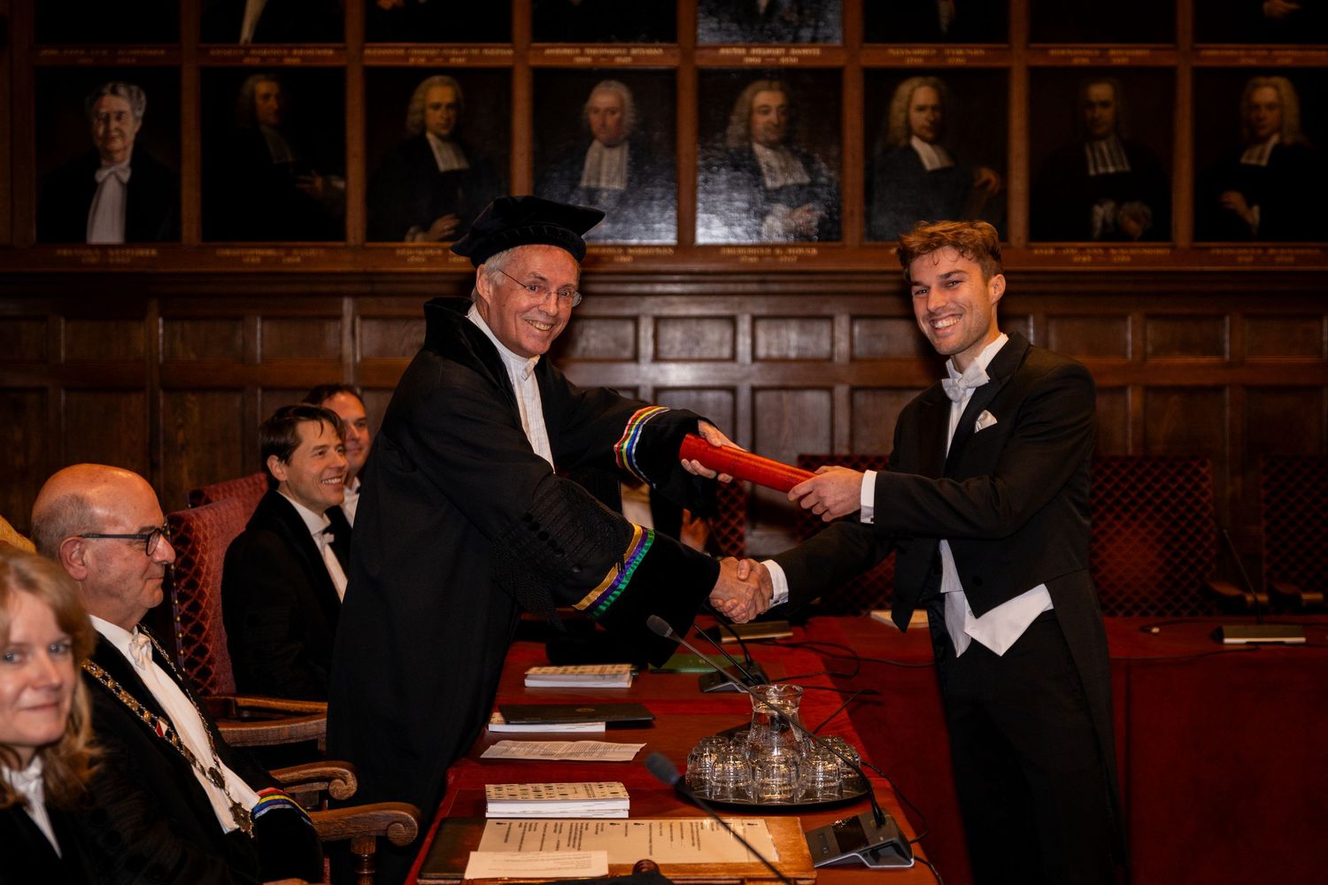 Photos by Jill - Hét moment van je PhD verdediging -promotie fotograaf Radboud Universiteit, promotie fotograaf Universiteit Utrecht