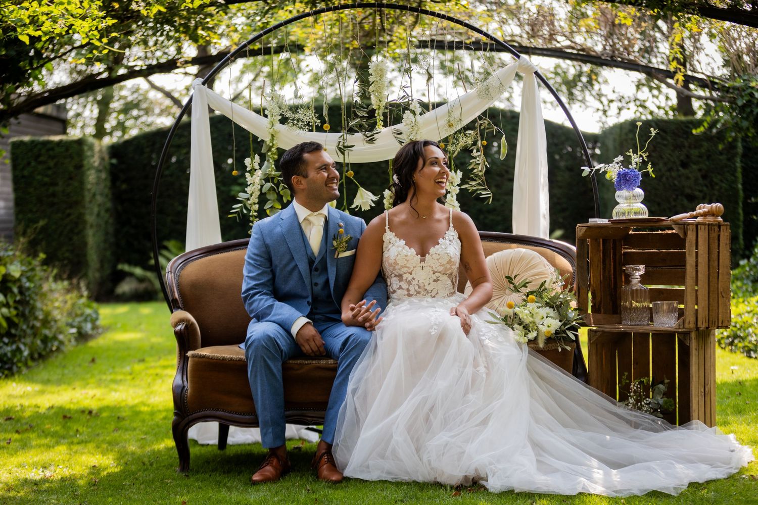 Photos by Jill - Jullie trouwfotograaf die op een onopvallende, tijdloze, romantische wijze met behoud van kleur fotografeert