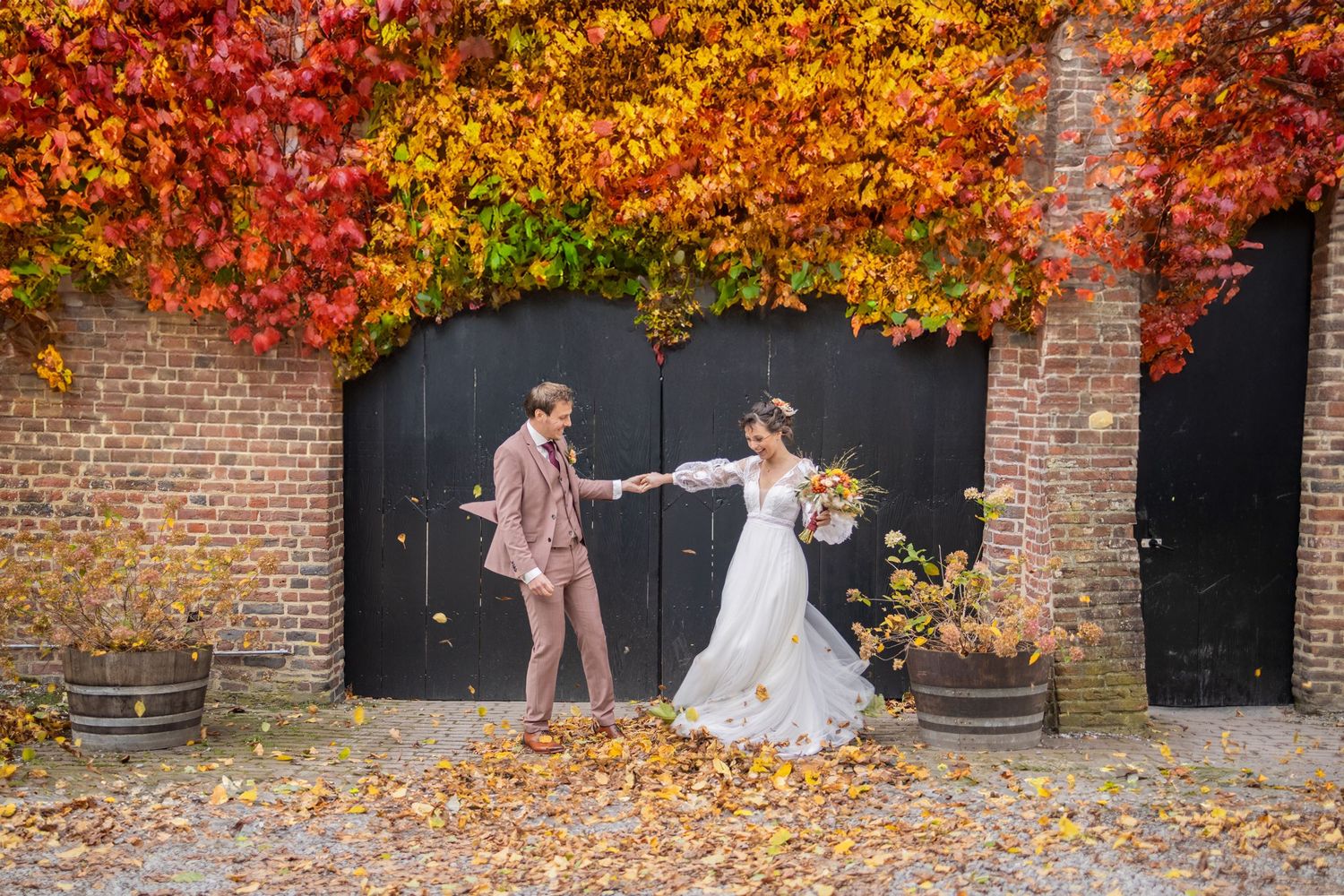 Photos by Jill - Trouwen in de herfst - Herfstbruiloft met prachtige herfstkleuren
