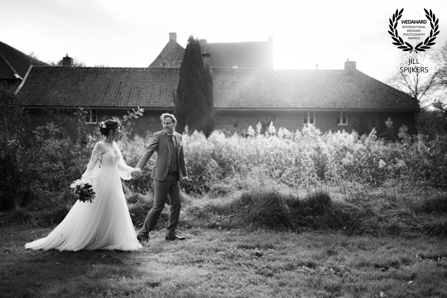 Photos by Jill - award-winning trouwfotograaf voor kleuréchte, romantische, tijdloze trouwfoto's voor omgeving Limburg, Brabant, Gelderland