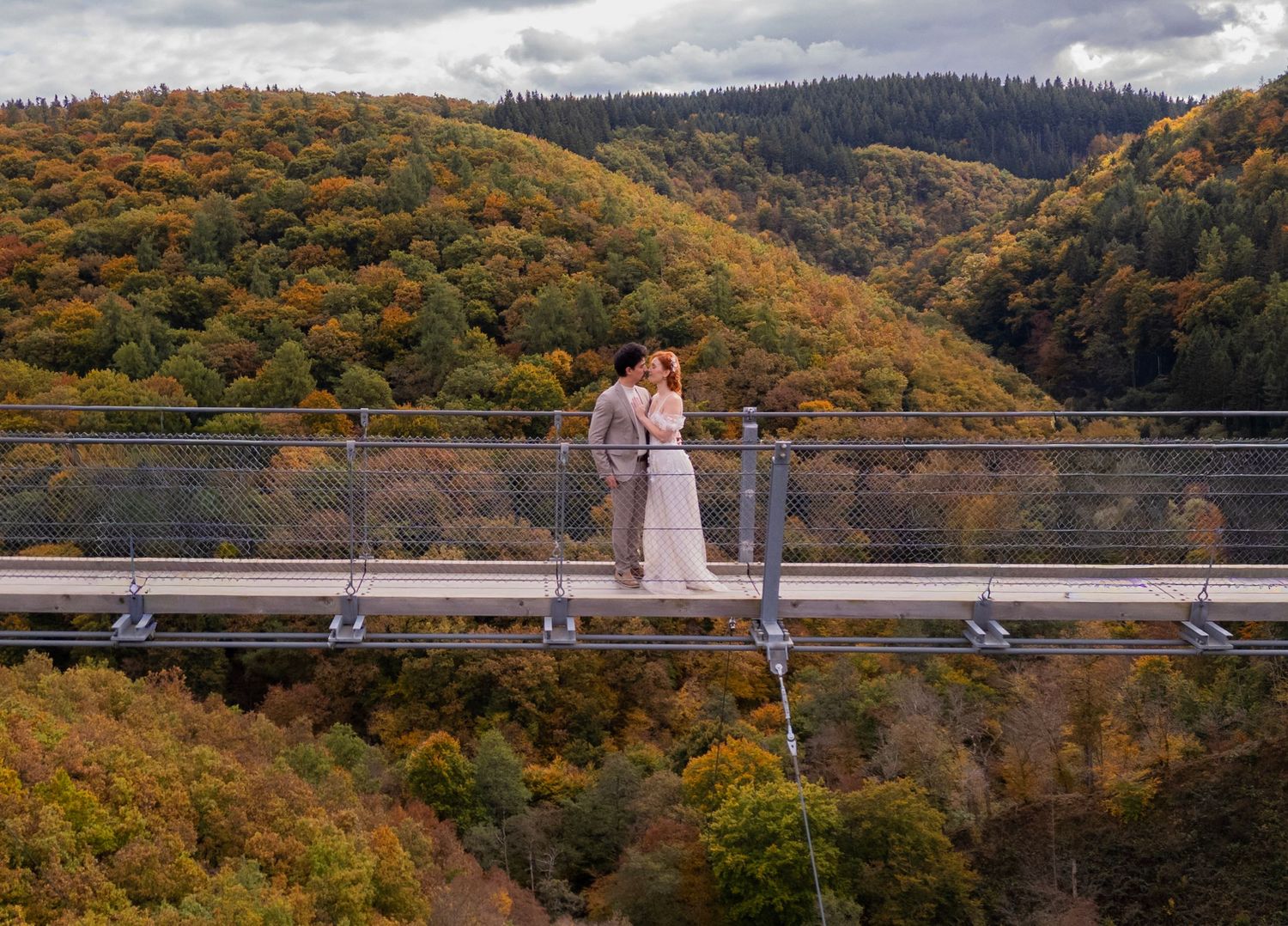 Photos by Jill - Jullie trouwfotograaf voor jullie kleurrijke, romantische en tijdloze trouwfoto's, ook in het buitenland