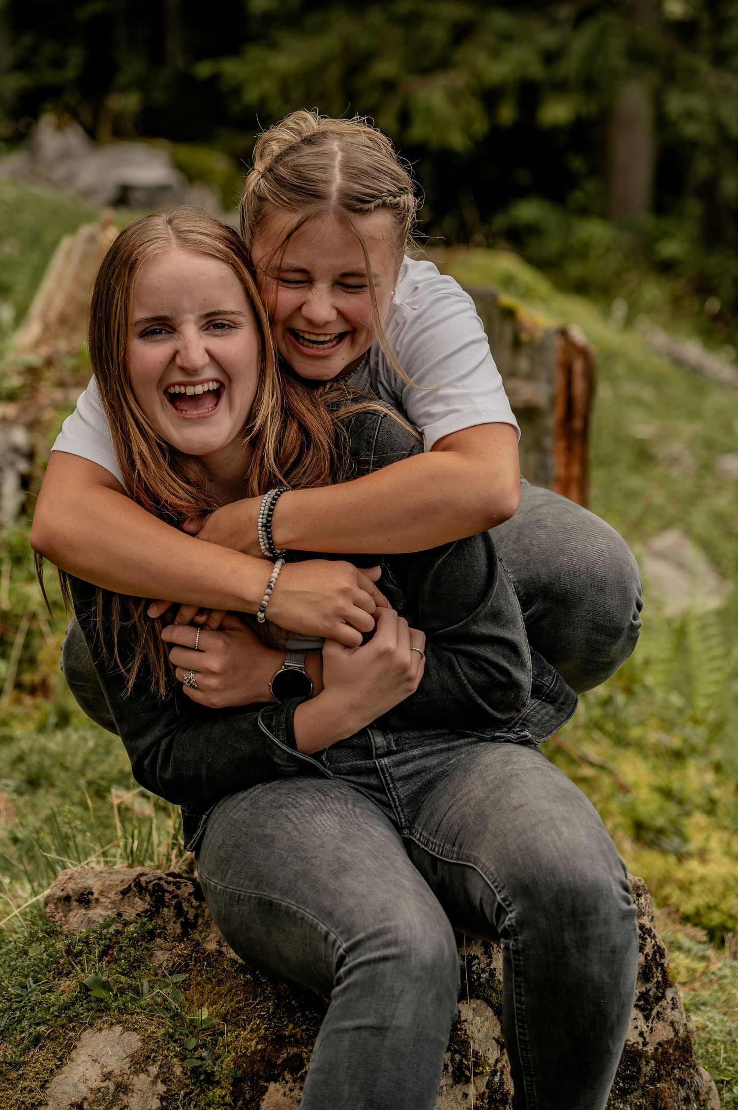 Appenzell, Freundinnen, Freunde, Schwägalp, Freundinnenshooting, Säntis, Appenzellerland, Friends, Lachen, Shooting, Erinnerungen, Freundin
