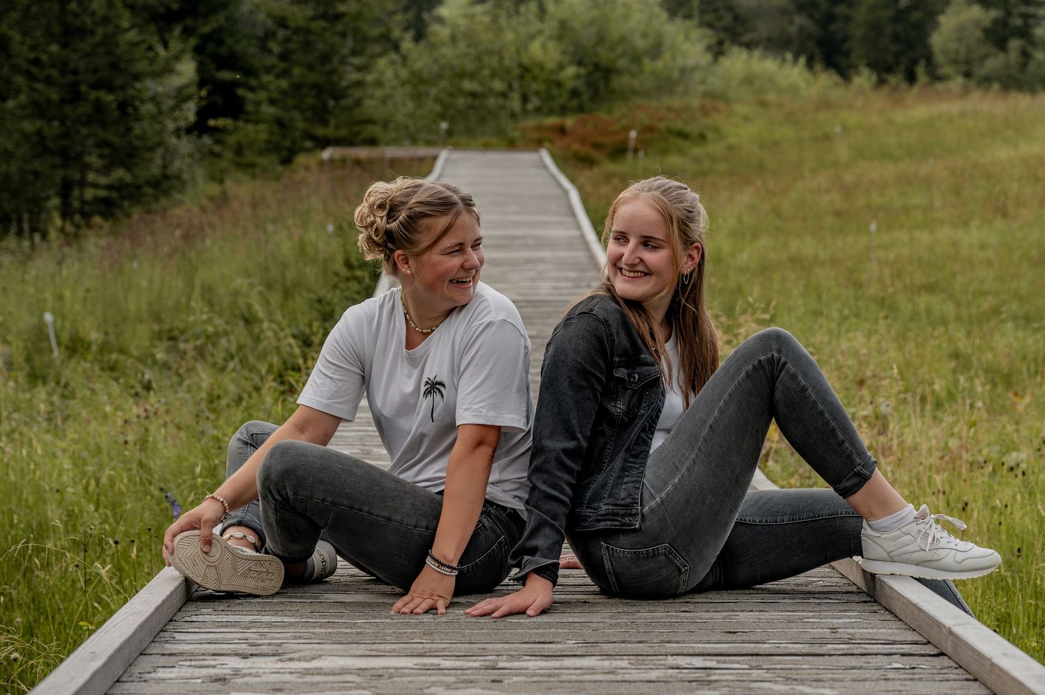 Appenzell, Freundinnen, Freunde, Schwägalp, Freundinnenshooting, Säntis, Appenzellerland, Friends, Lachen, Shooting, Erinnerungen, Freundin