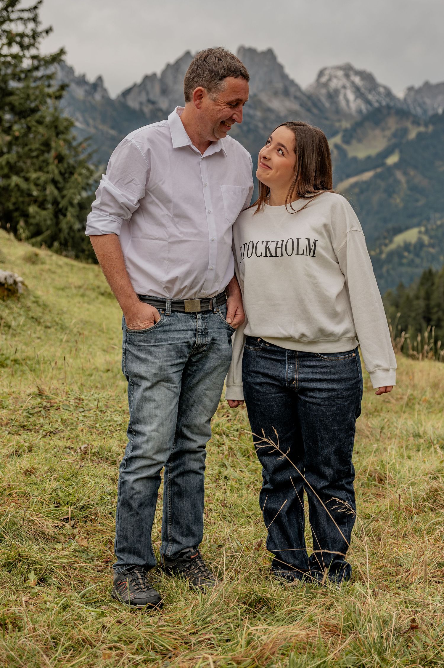 amilieshooting,Gastlosen Berge, Family, Familie, Shooting, Geschwister, Natur, freiburg, jaun,Heimat, Tochter und Vater,  Eltern, Ehe,happy