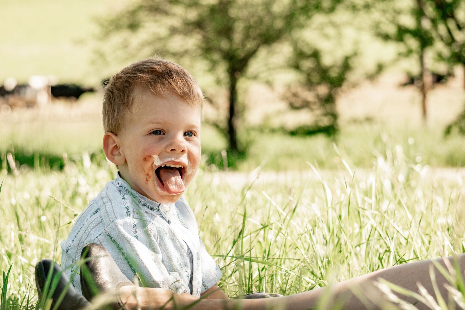 Kinder, Kindershooting, Toggenburg, Kinderfotografie, Shooting, happy, Natur, Photoraphy, happykids,Edelweisshemd, Geschwister, Kinderlachen