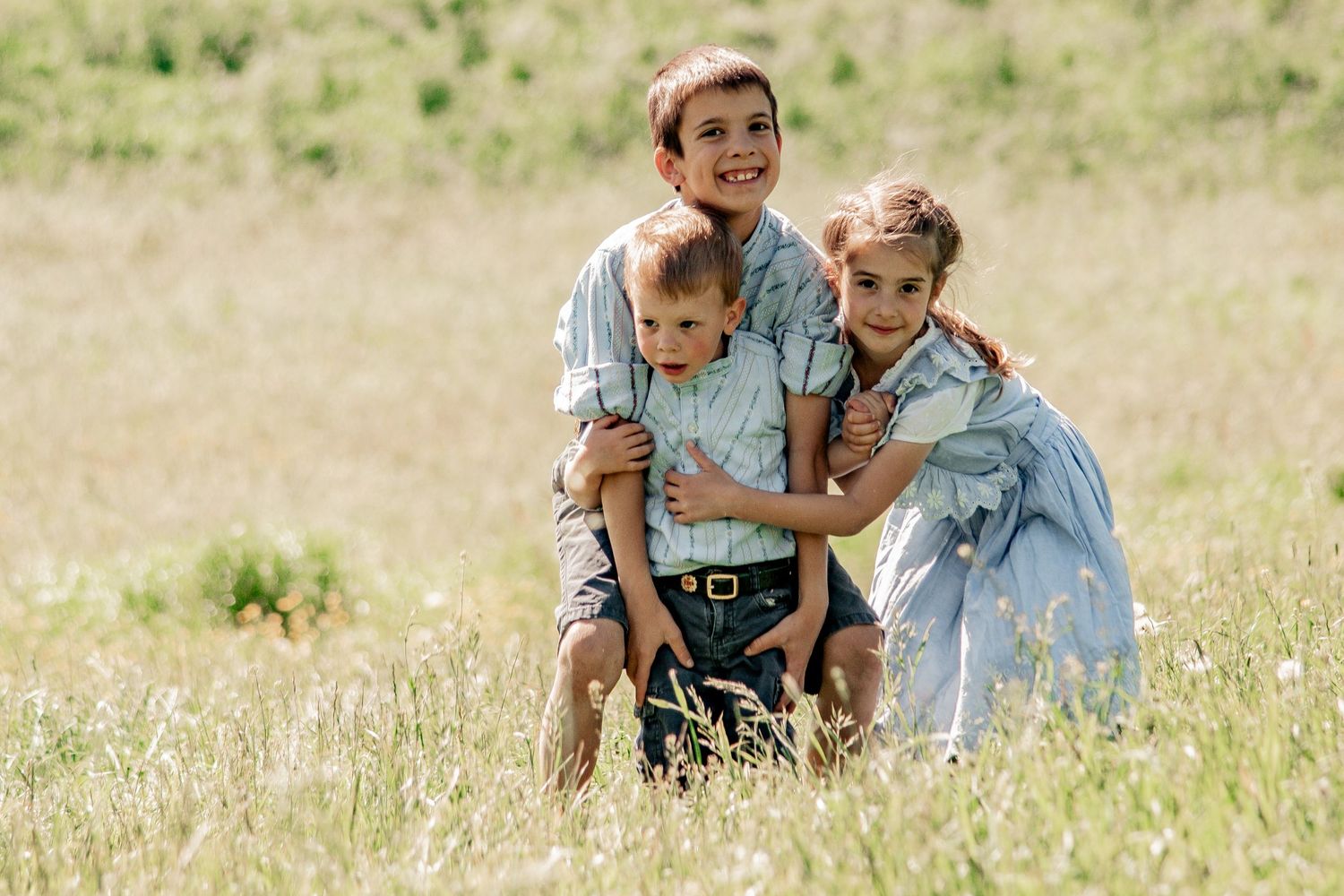 Kinder, Kindershooting, Toggenburg, Kinderfotografie, Shooting, happy, Natur, Photoraphy, happykids,Edelweisshemd, Geschwister, Kinderlachen