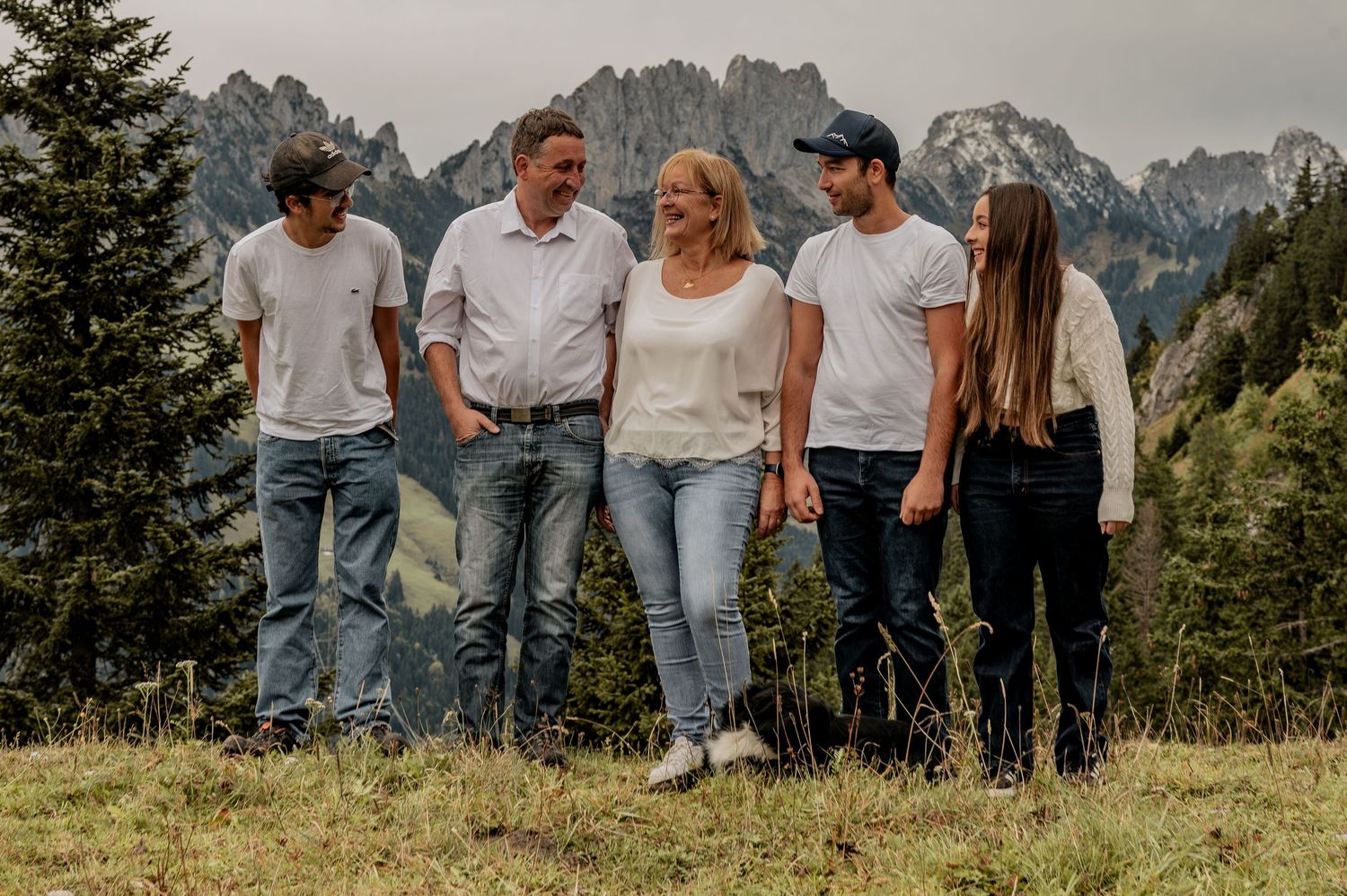Familieshooting,Gastlosen Berge, Hund, Family, Familie, Shooting, Geschwister, Natur, freiburg, jaun,Heimat, Shootingtag, Eltern, Ehe, happy