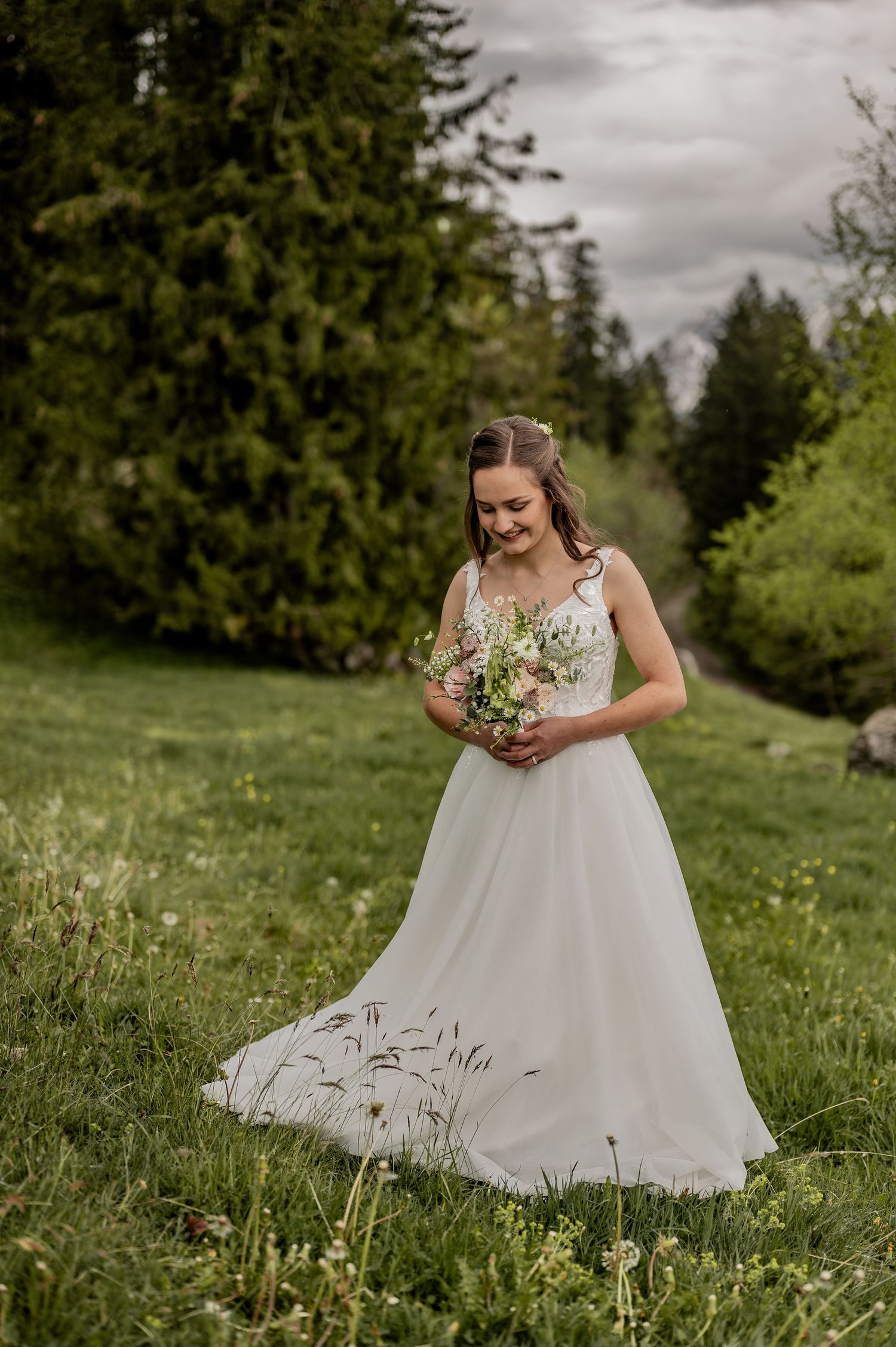 Hochzeit in den Bergen, Hochzeit, Alpen, Schweiz, Berge, Liebe, Heiraten, Love, Berner Oberland, Hochzeitsfotografin, Braut, Bräutigam, Deko