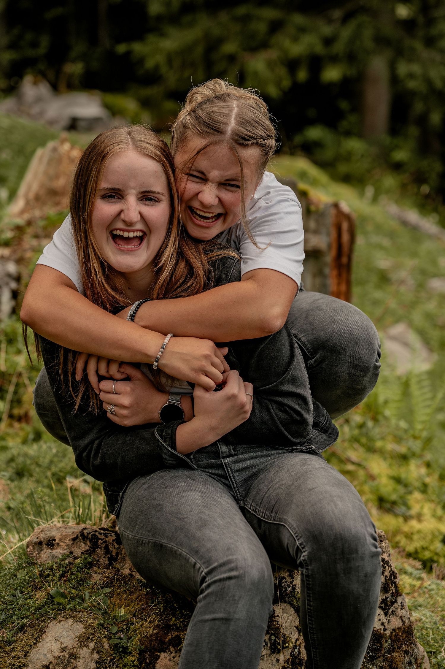 Appenzell, Freundinnen, Freunde, Schwägalp, Freundinnenshooting, Säntis, Appenzellerland, Friends, Lachen, Shooting, Erinnerungen, Freundin