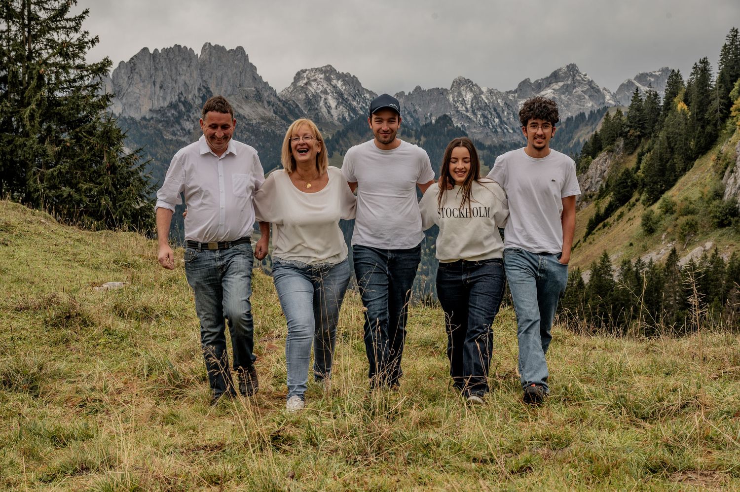 Familieshooting,Gastlosen Berge, Hund, Family, Familie, Shooting, Geschwister, Natur, freiburg, jaun,Heimat, Shootingtag, Eltern, Ehe, happy