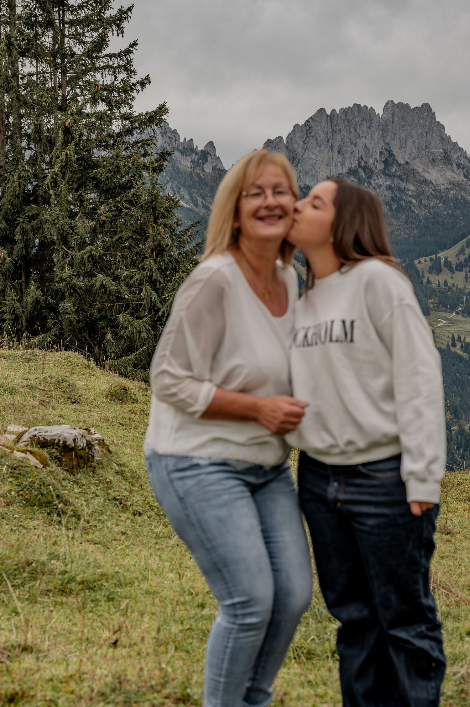 Familieshooting,Gastlosen Berge, Family, Familie, Shooting, Geschwister, Natur, freiburg, jaun,Heimat, Tochter und Mutter, Eltern, Ehe,happy