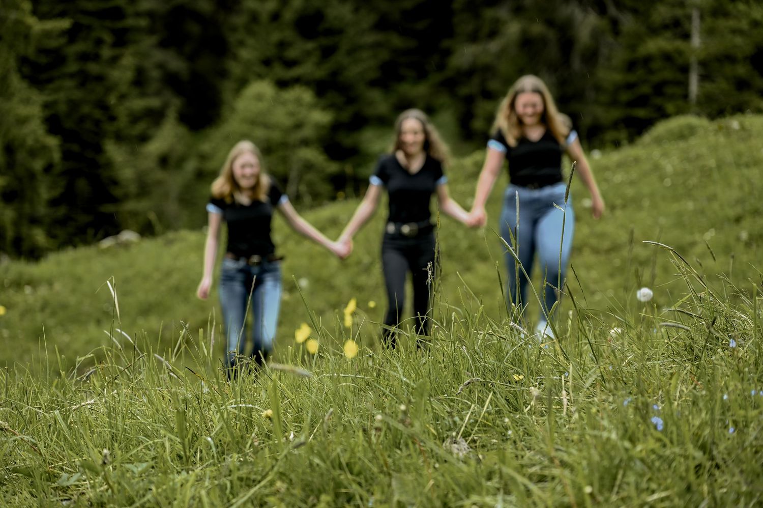 Sensebezirk, Freundinnen, Freunde, Freundinnenshooting, Gastlosen, Friends, Lachen, Shooting, Erinnerungen, Freundin, Plaffeien, Schwarzsee