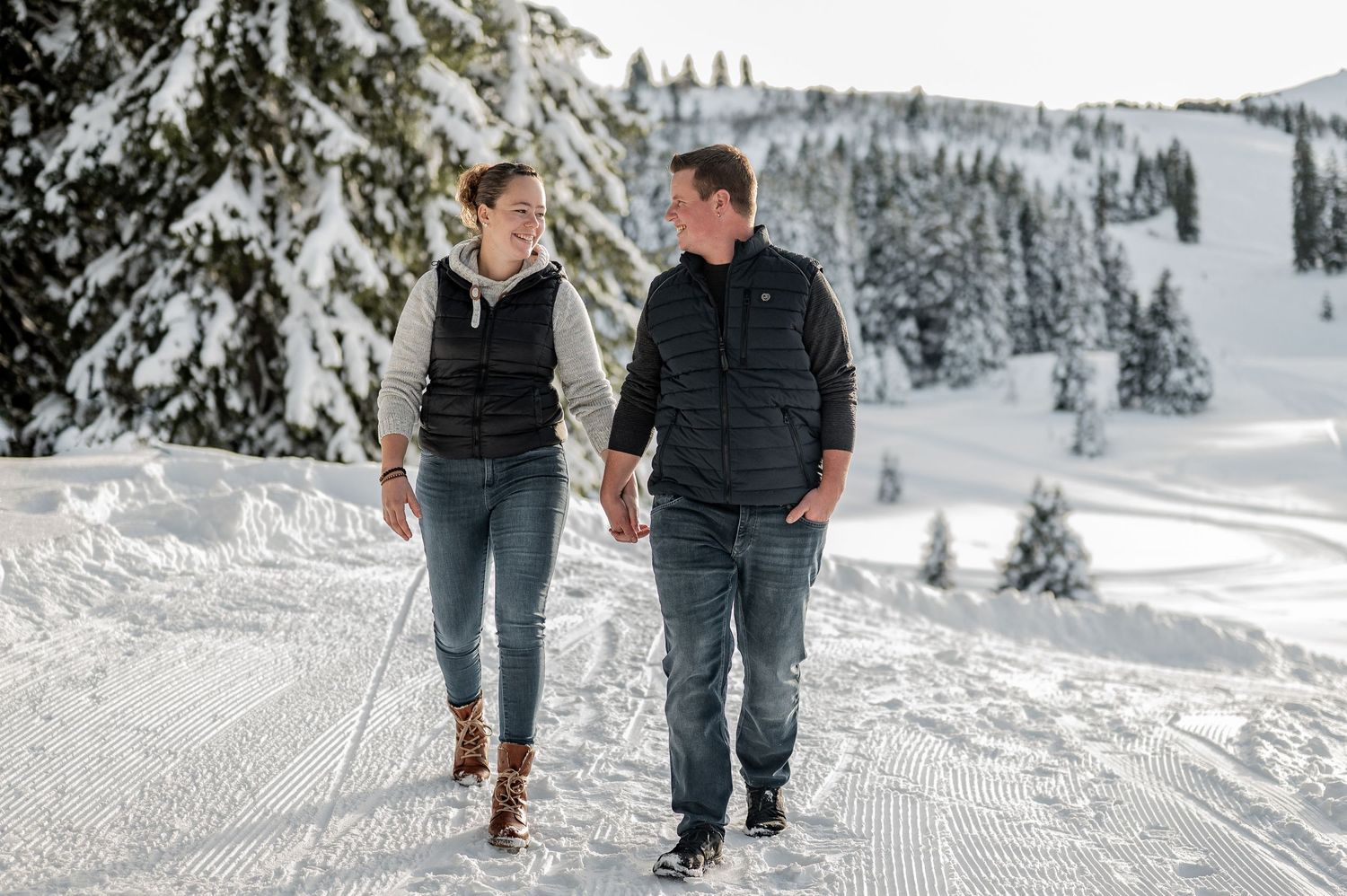 Wintershooting, Paarshooting, Jaunpass, Franjo von Allmen, Campinjaunpass, Schneeshooting, Loveshooting, Liebe, Winterparadies, Gastlosen,