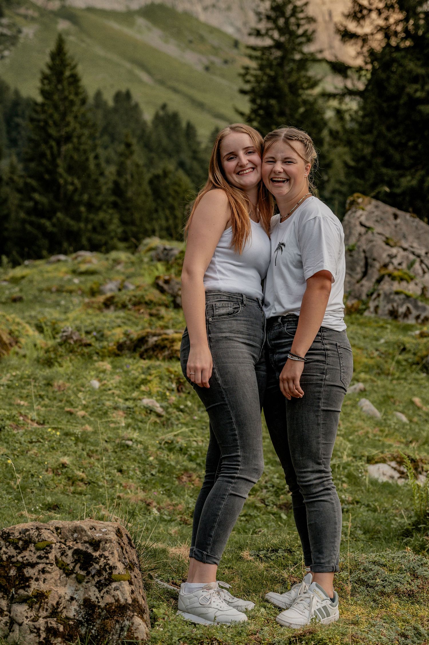 Appenzell, Freundinnen, Freunde, Schwägalp, Freundinnenshooting, Säntis, Appenzellerland, Friends, Lachen, Shooting, Erinnerungen, Freundin