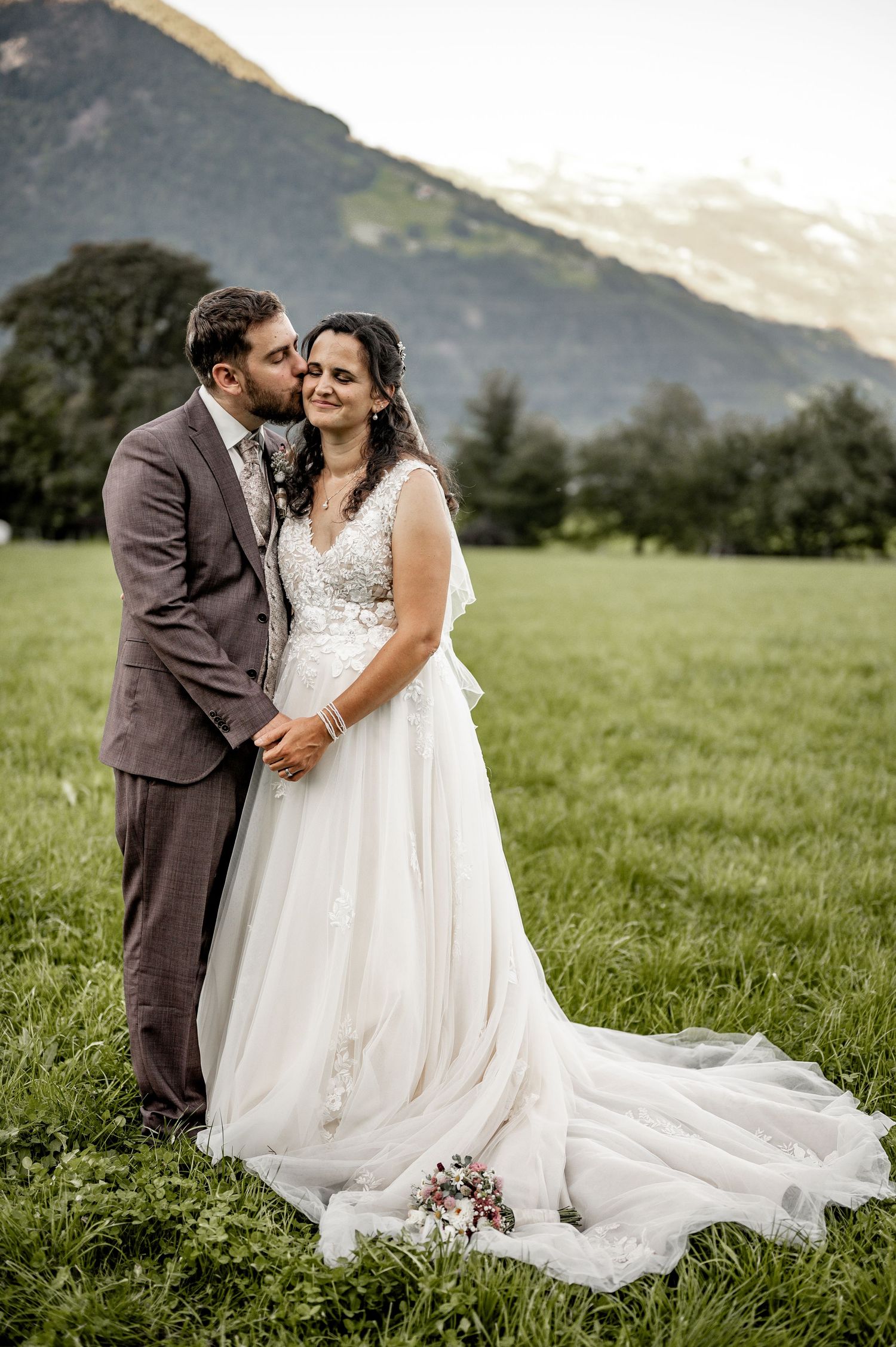 Urchig, Paarshooting, Hochzeitsfoto, Liebe, Love, Shooting, Fotoshooting, Hochzeitsshooting, Hochzeitsfotograf, Fotograf, Natur, Braut, Uri