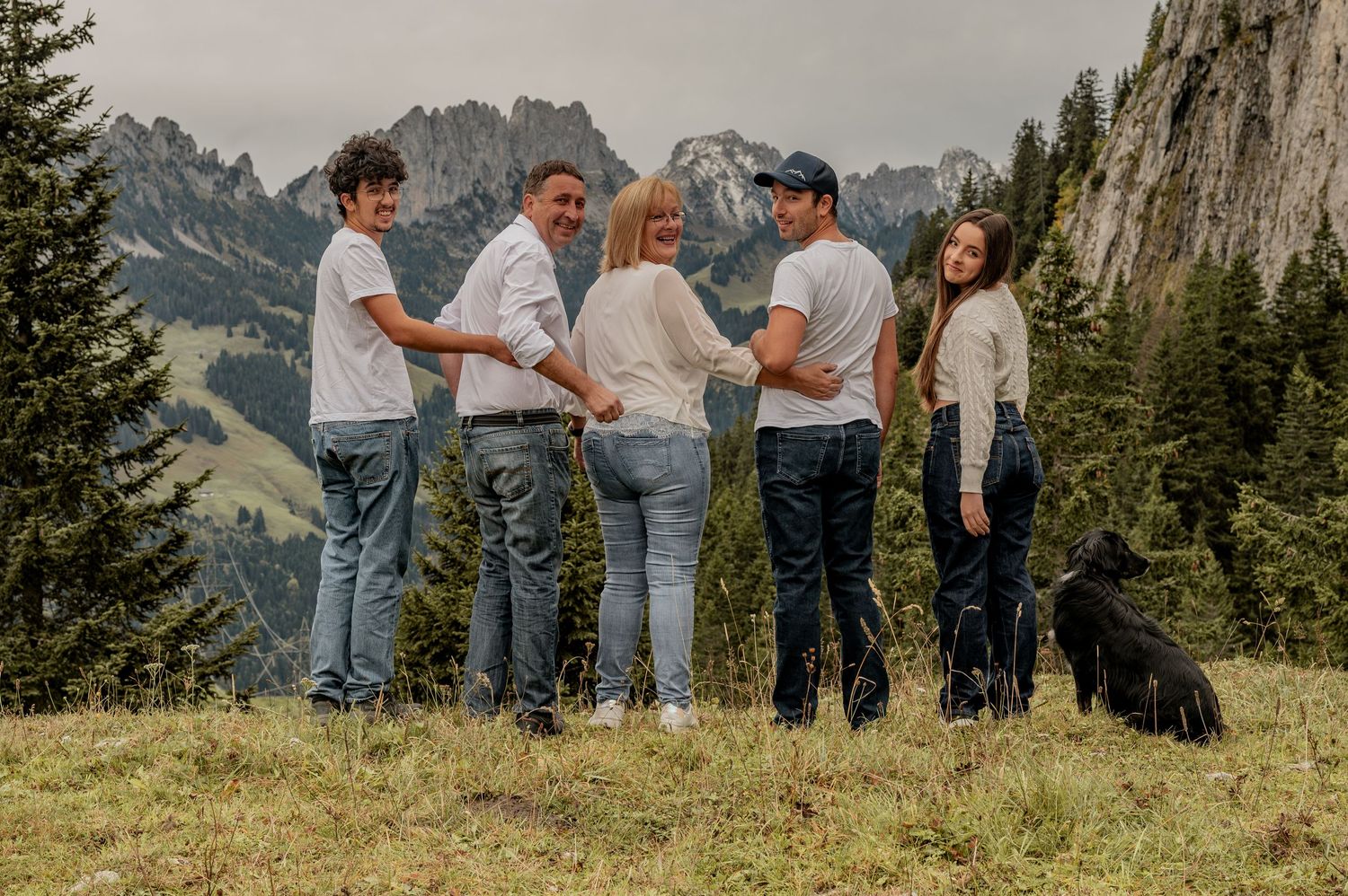 Familieshooting,Gastlosen Berge, Hund, Family, Familie, Shooting, Geschwister, Natur, freiburg, jaun,Heimat, Shootingtag, Eltern, Ehe, happy