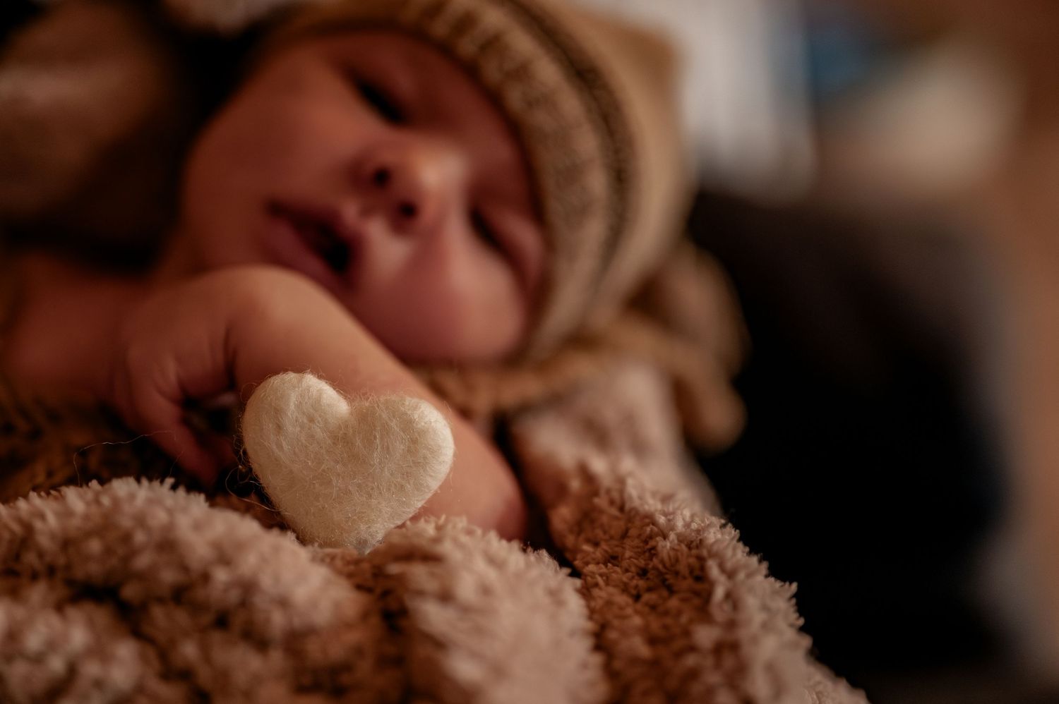Newborn, Neugeborene, Urchig, Detaiils, Neugeborenenfotografie, Füsslein, newbornshooting, newbornphotography, babyshooting, neugeborene,
