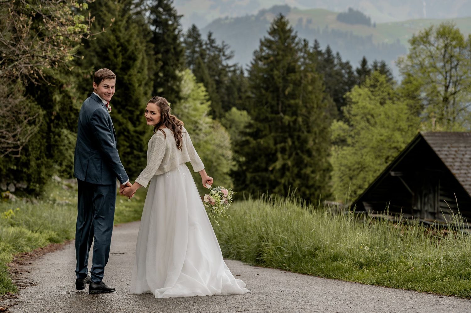 Hochzeit in den Bergen, Hochzeit, Alpen, Schweiz, Berge, Liebe, Heiraten, Love, Berner Oberland, Hochzeitsfotografin, Braut, Bräutigam, Ring