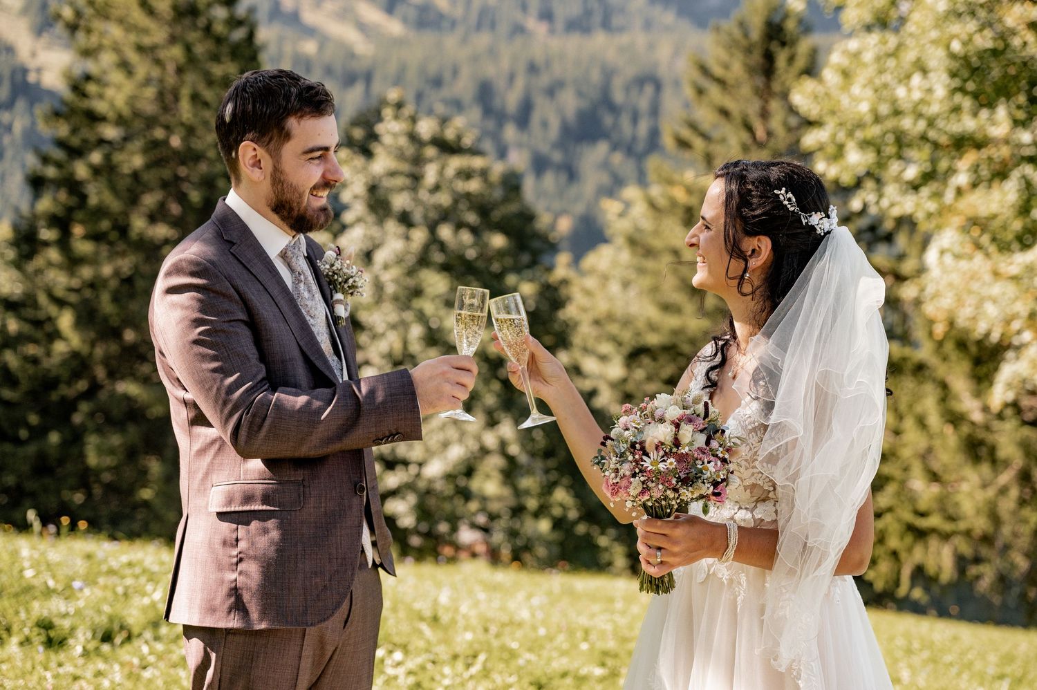 Urchig, Paarshooting, Hochzeitsfoto, Liebe, Love, Shooting, Fotoshooting, Hochzeitsshooting, Hochzeitsfotograf, Fotograf, Natur, Braut, Uri