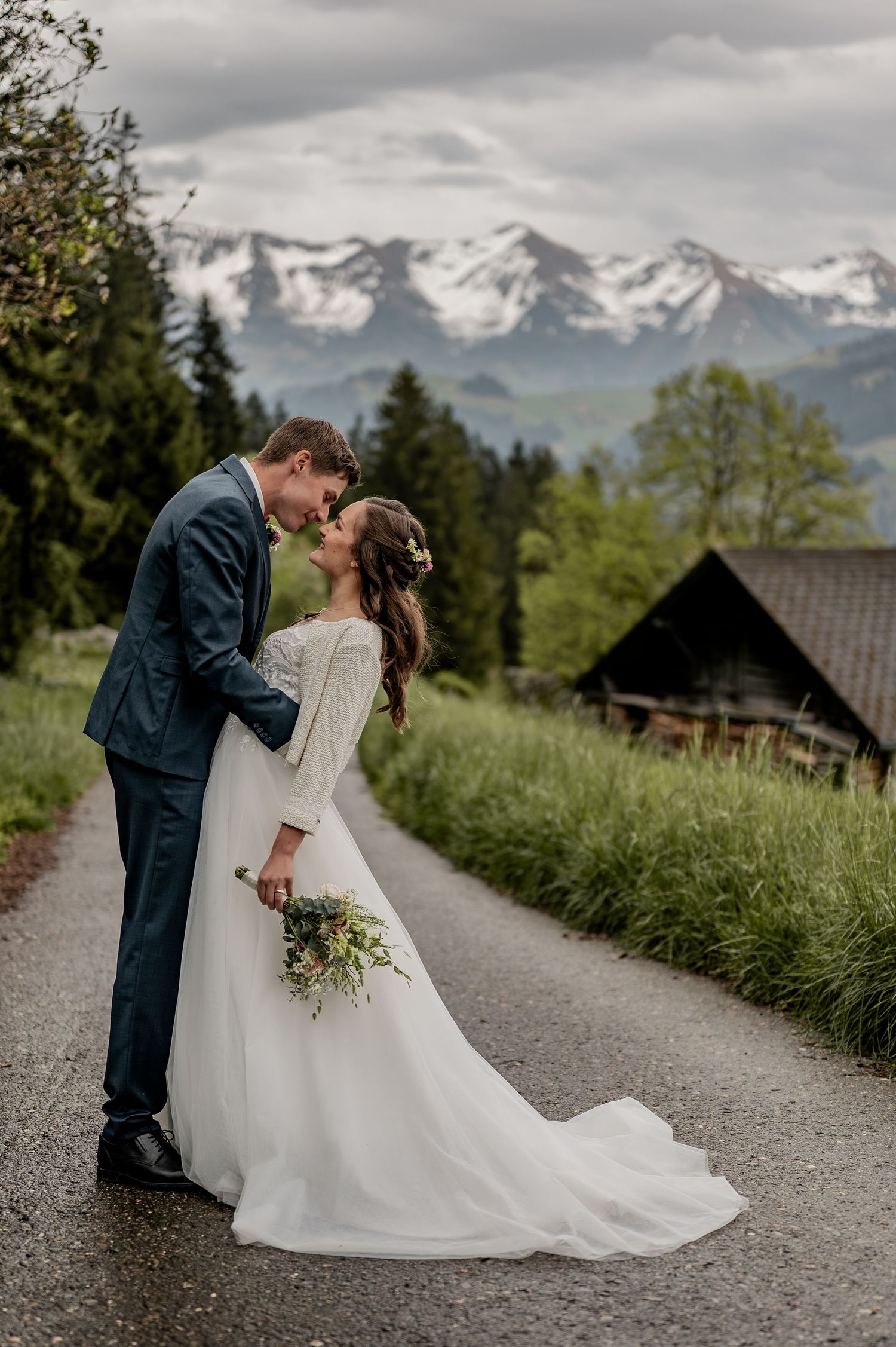 Hochzeit in den Bergen, Hochzeit, Alpen, Schweiz, Berge, Liebe, Heiraten, Love, Berner Oberland, Hochzeitsfotografin, Braut, Bräutigam, Ring